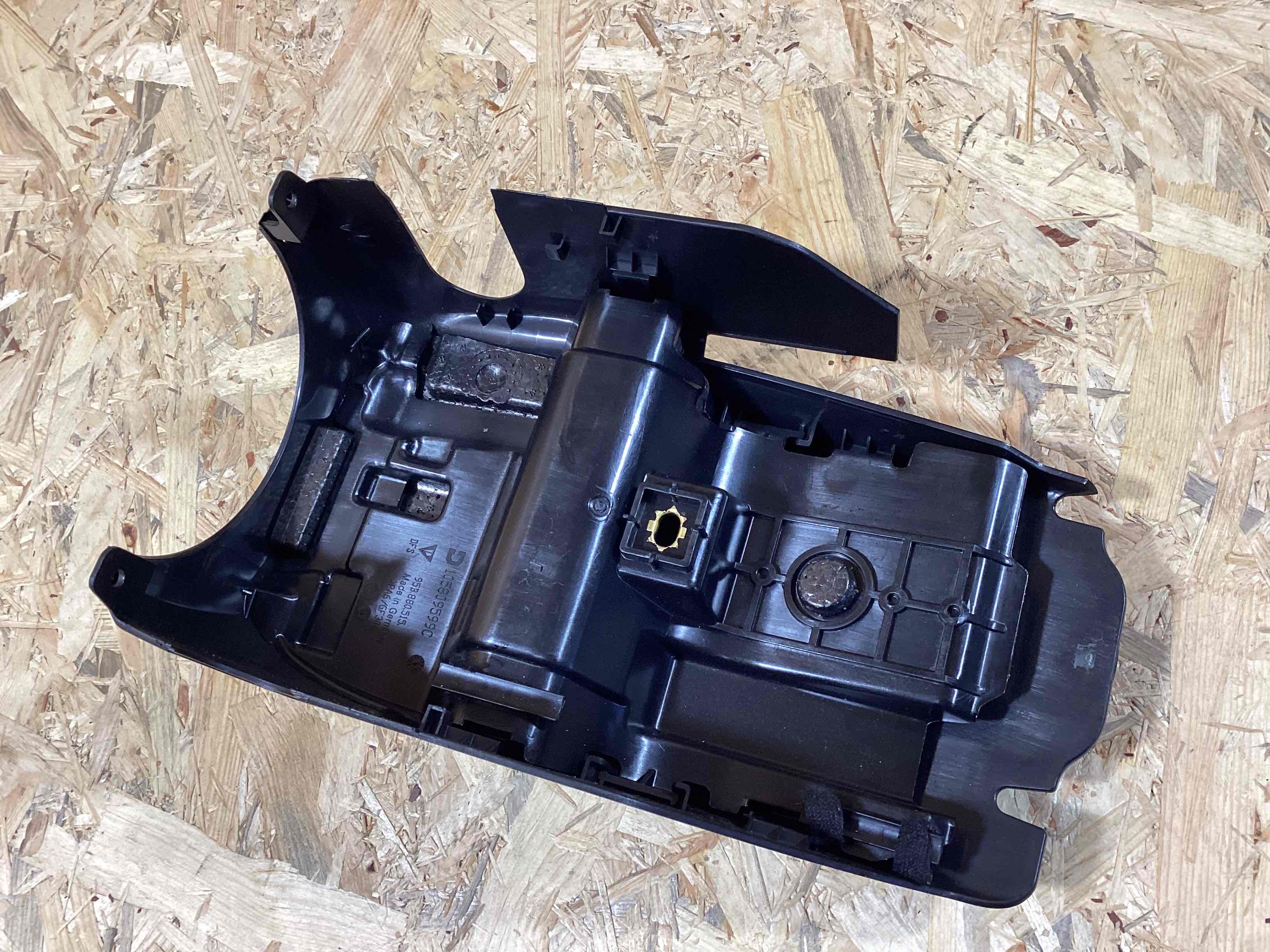 Элемент отделки салона, багажника Porsche Macan 300326-107