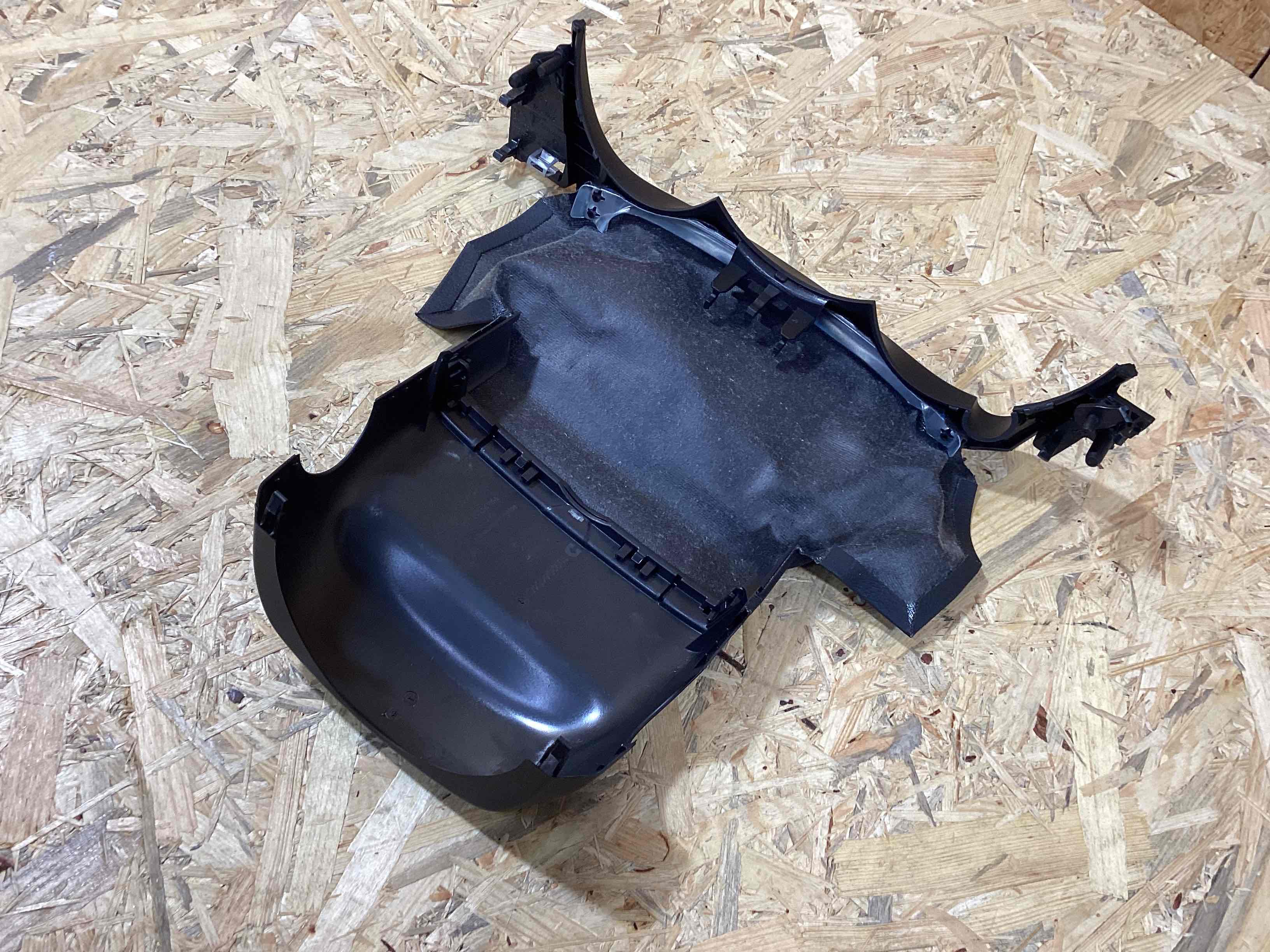 Элемент отделки салона, багажника Porsche Macan 300326-109