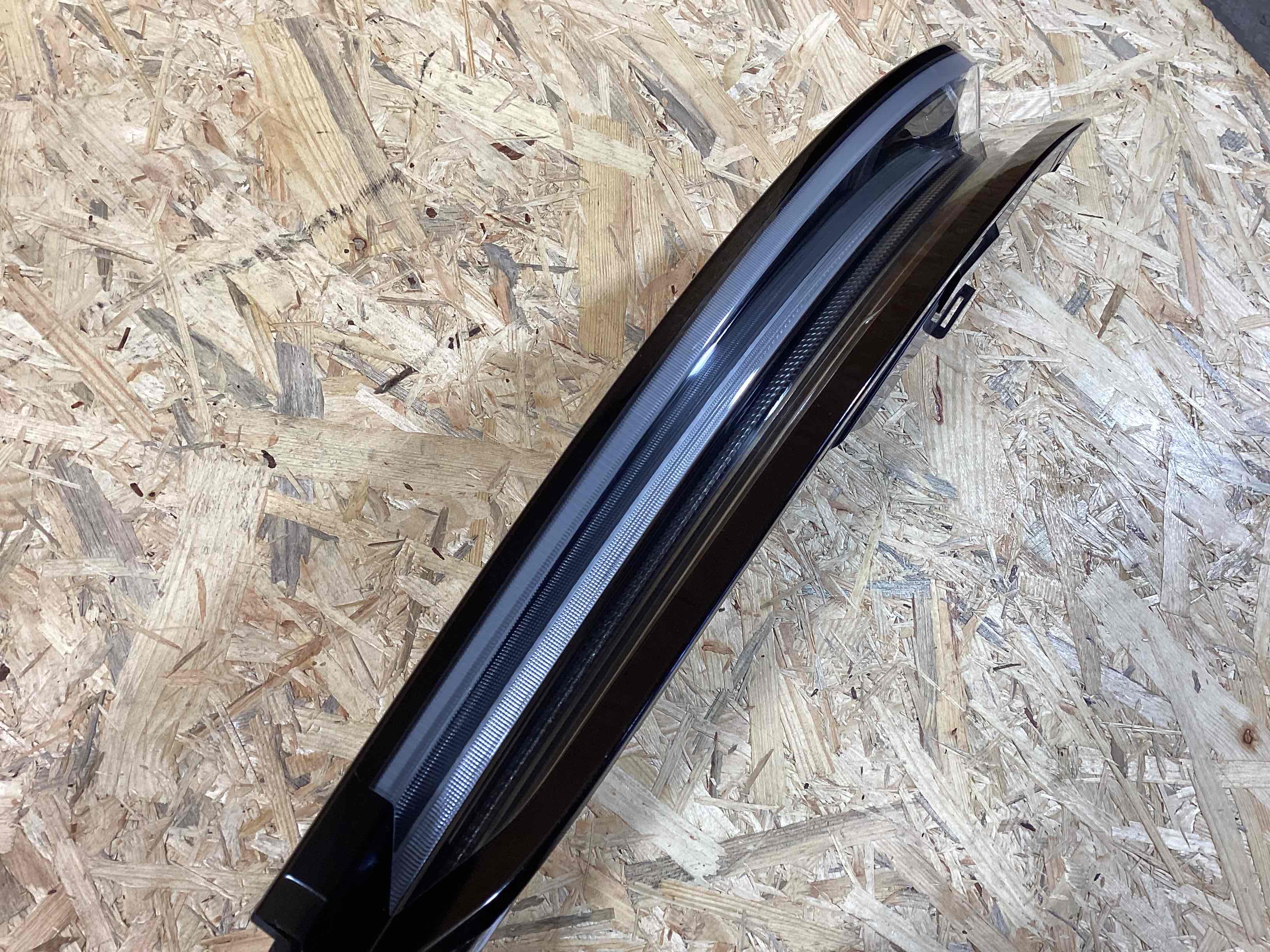 Фонарь задний левый Porsche Taycan 300326-115