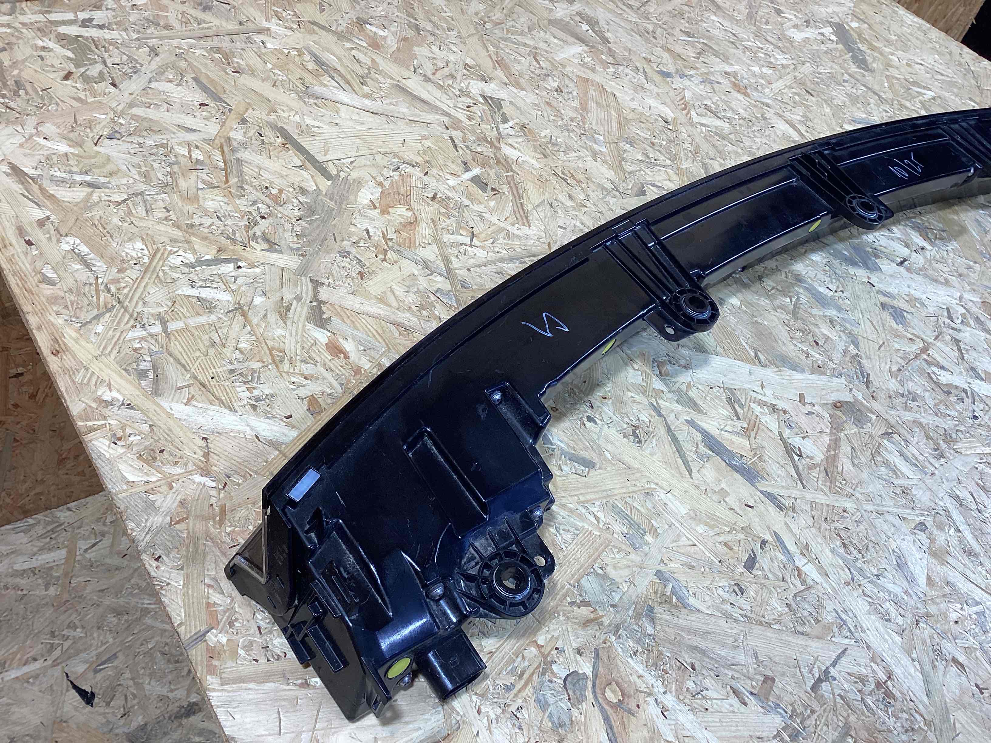 Фонарь стоп-сигнал Porsche Taycan 300326-116