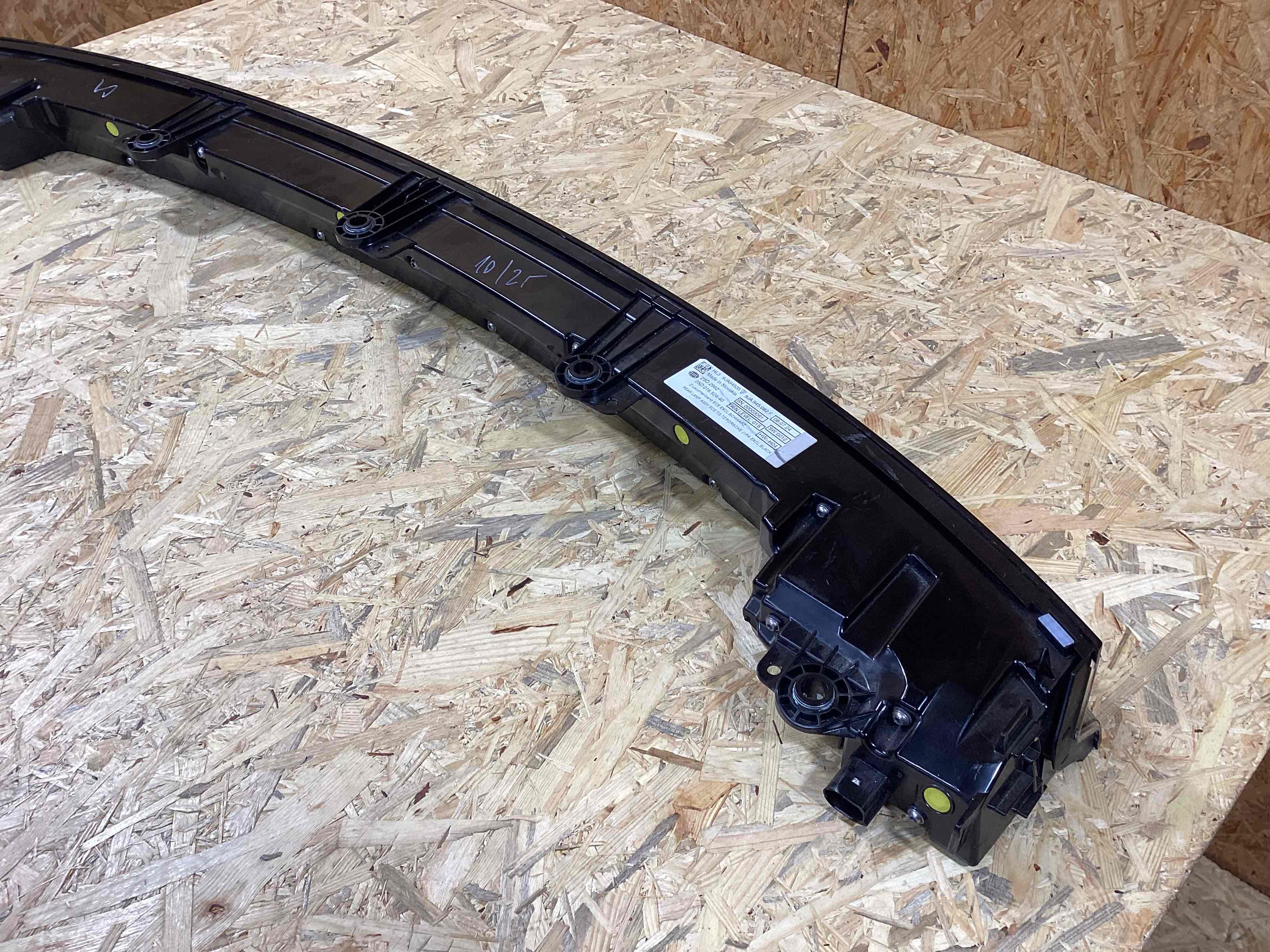 Фонарь стоп-сигнал Porsche Taycan 300326-116