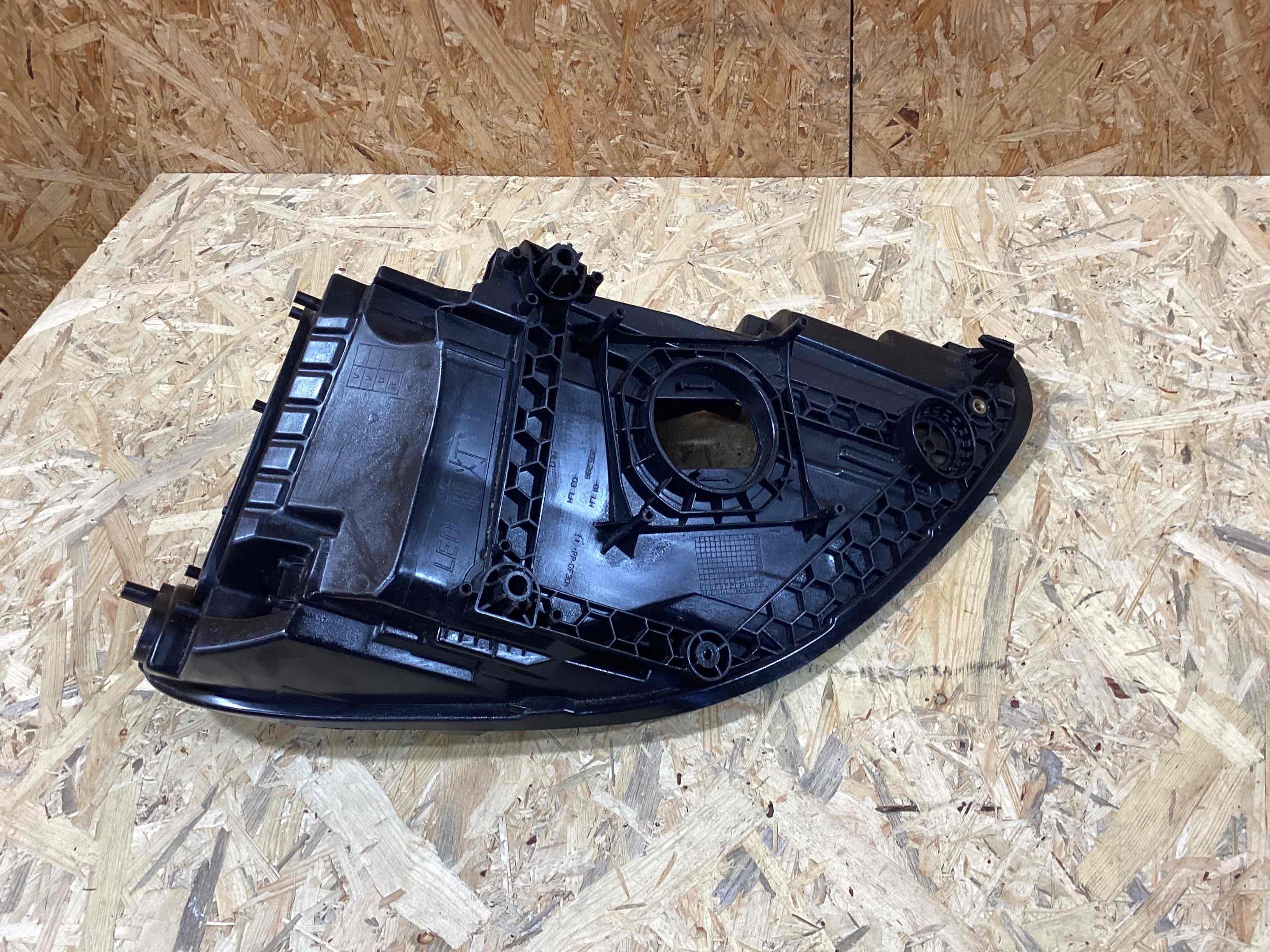 Фара левая Porsche Panamera 300326-117