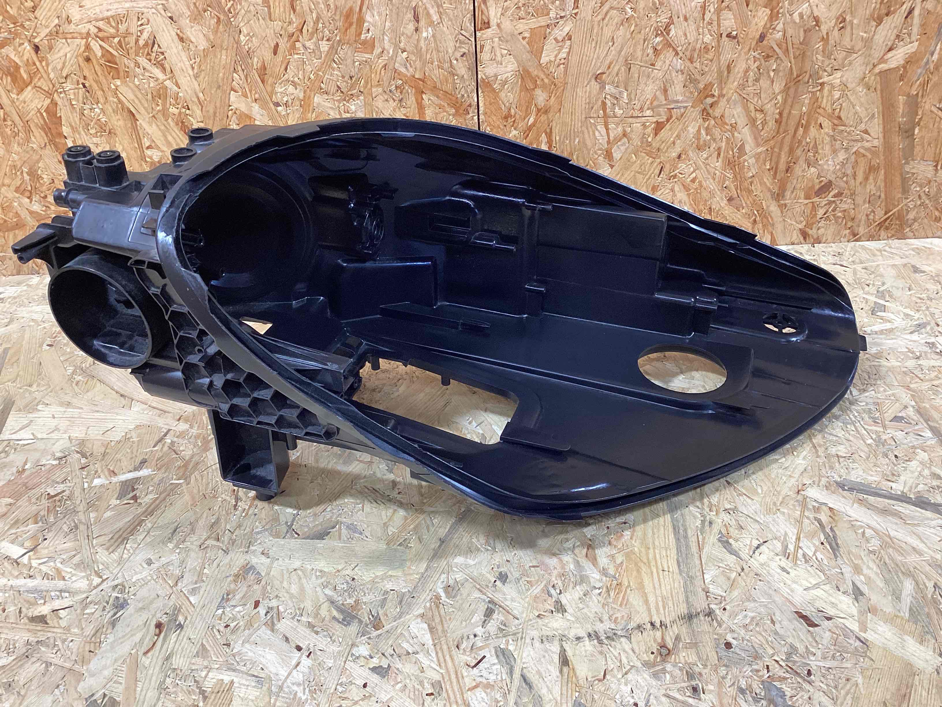 Фара правая Porsche Cayenne 300326-118