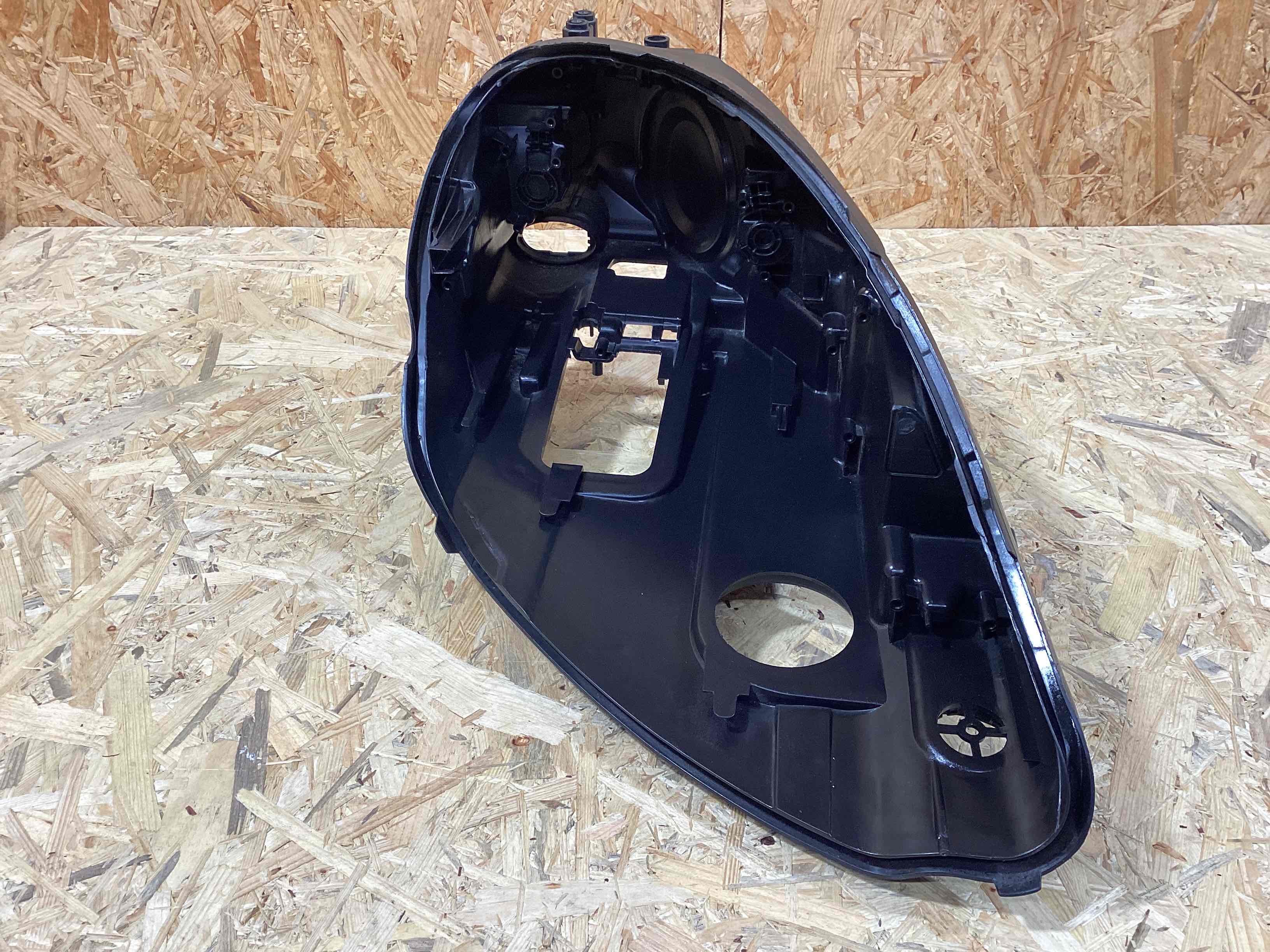 Фара правая Porsche Cayenne 300326-118