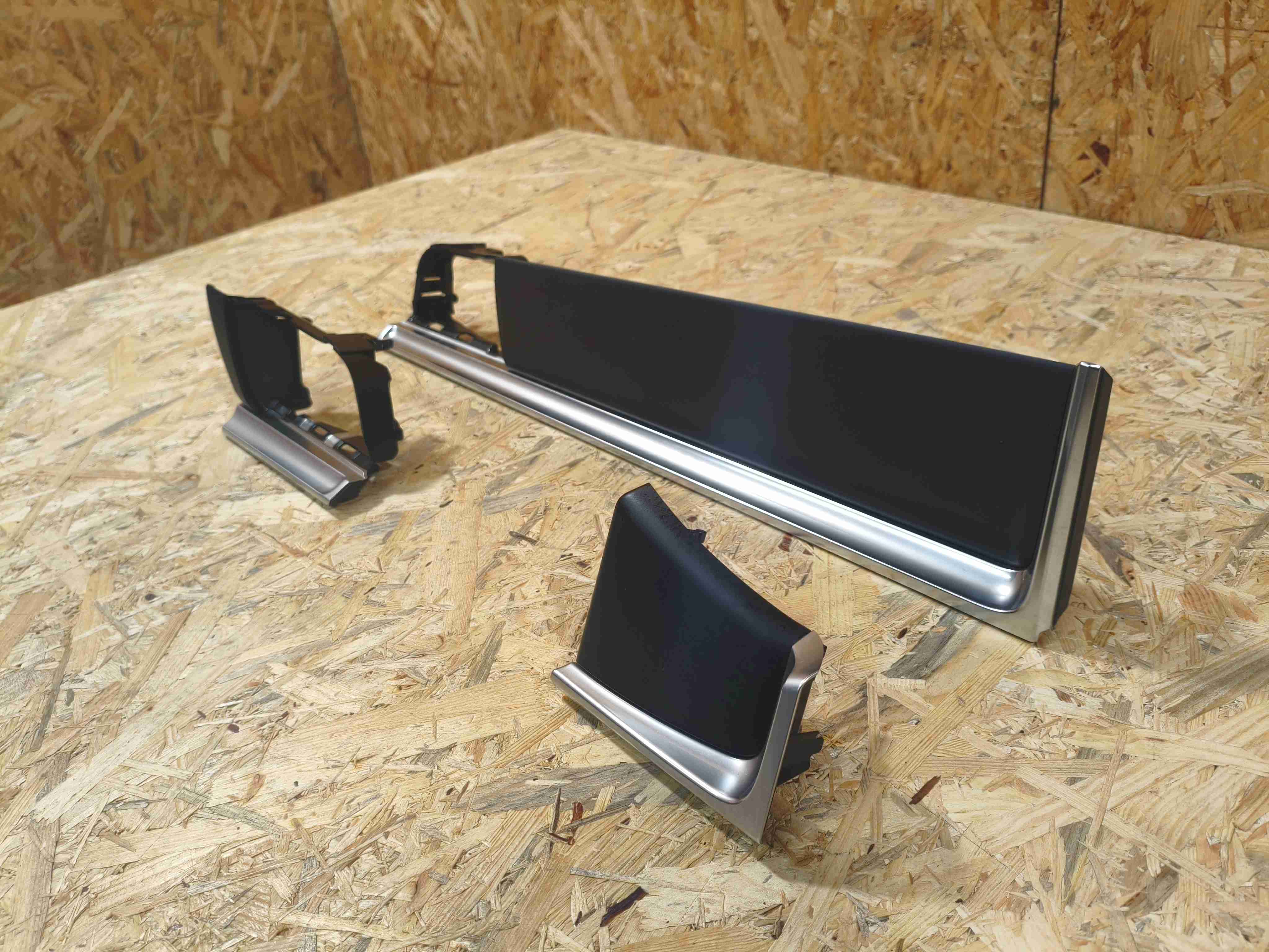 Элемент отделки салона, багажника Porsche Macan 300326-120