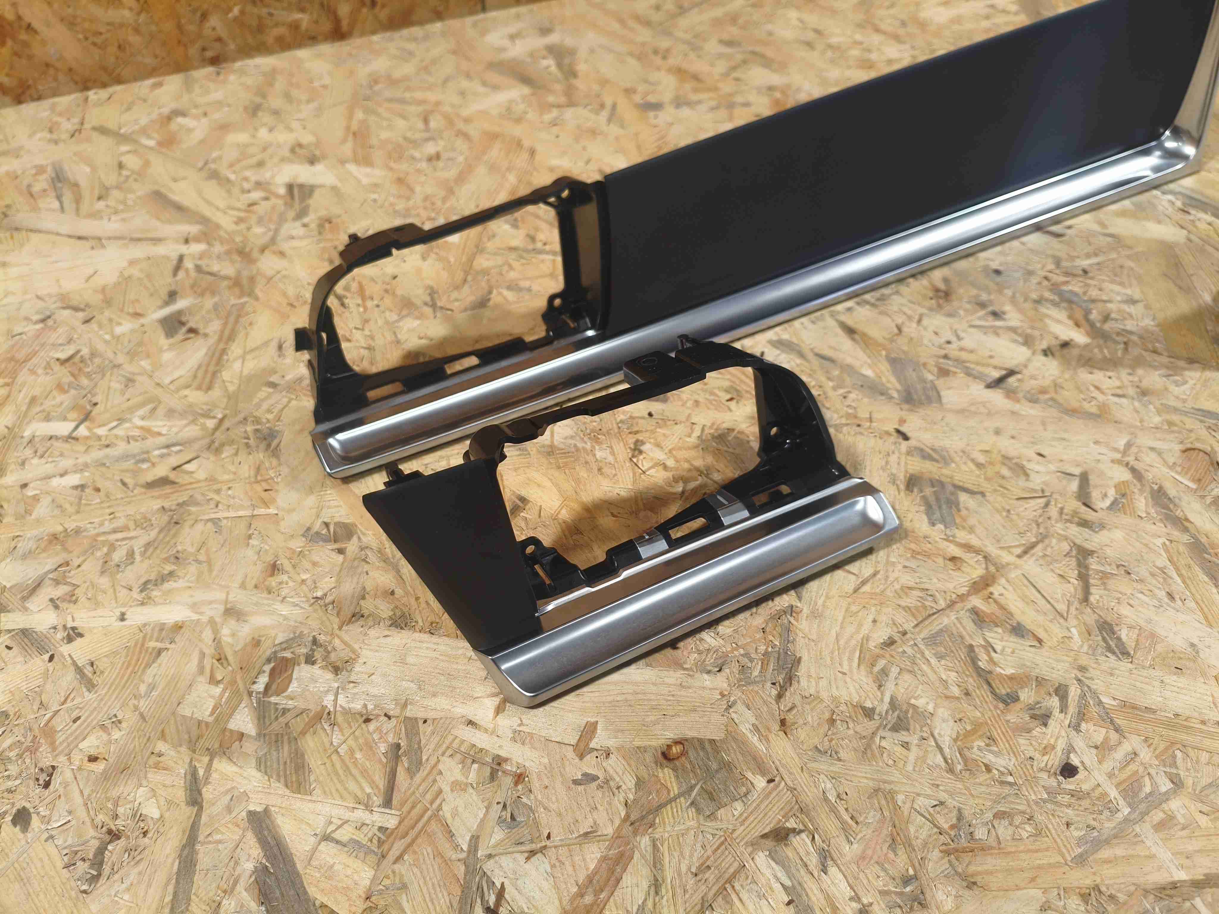 Элемент отделки салона, багажника Porsche Macan 300326-120