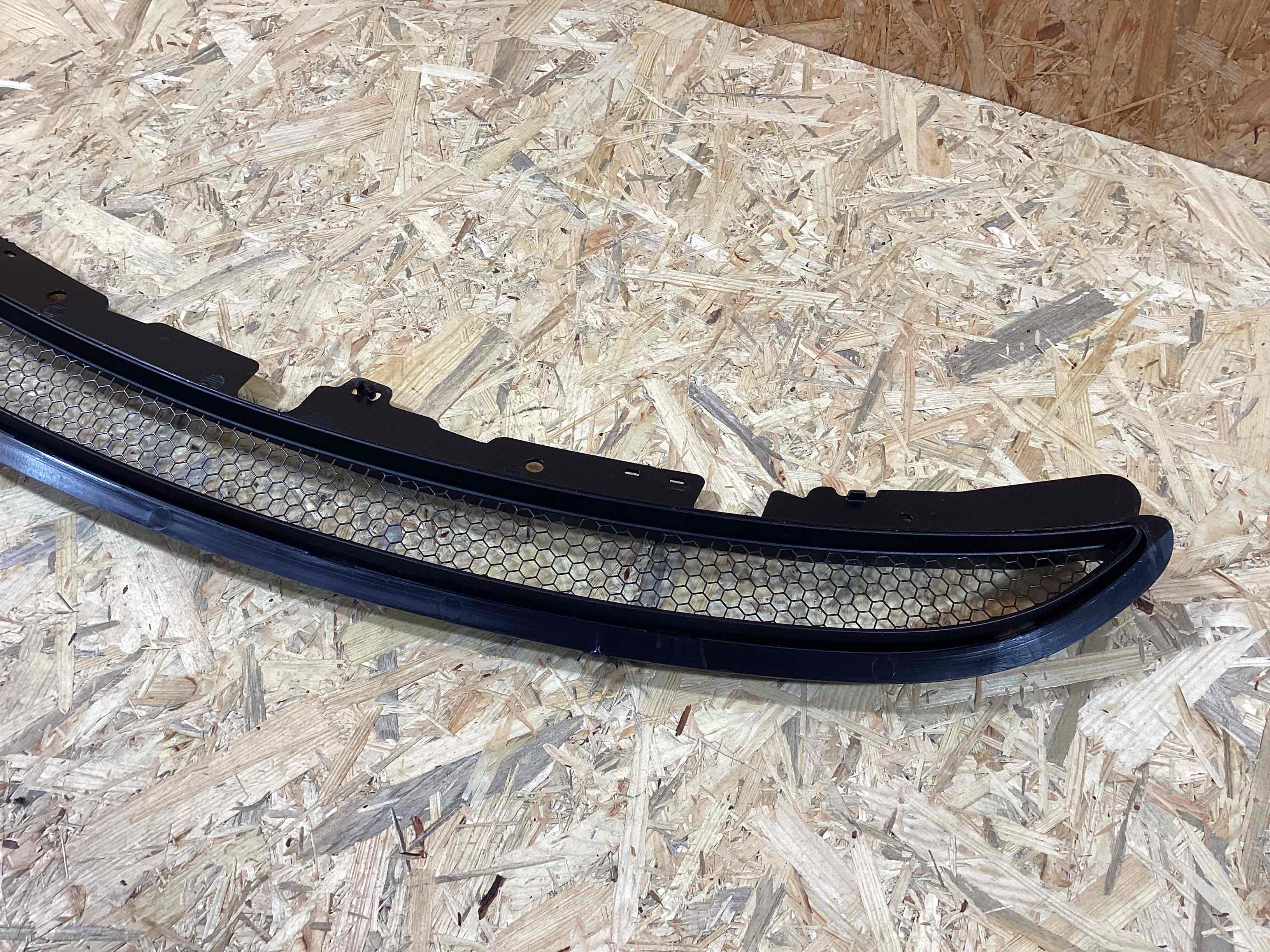 Заглушка, вставка (решетка) в бампер Porsche Cayman GT4 300326-121