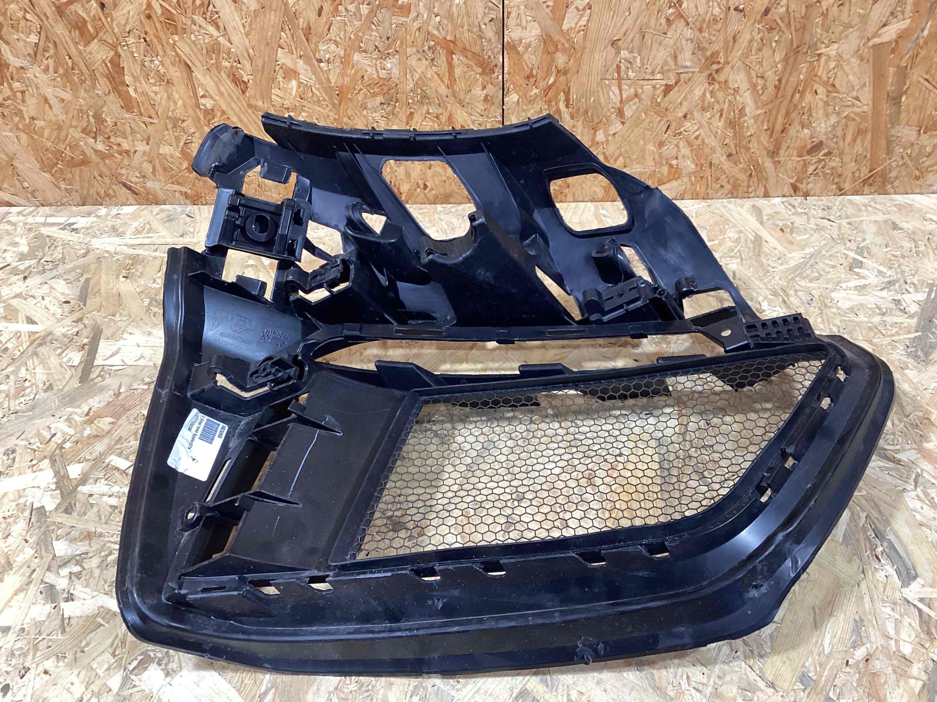 Заглушка, вставка (решетка) в бампер Porsche Cayman GT4 300326-122