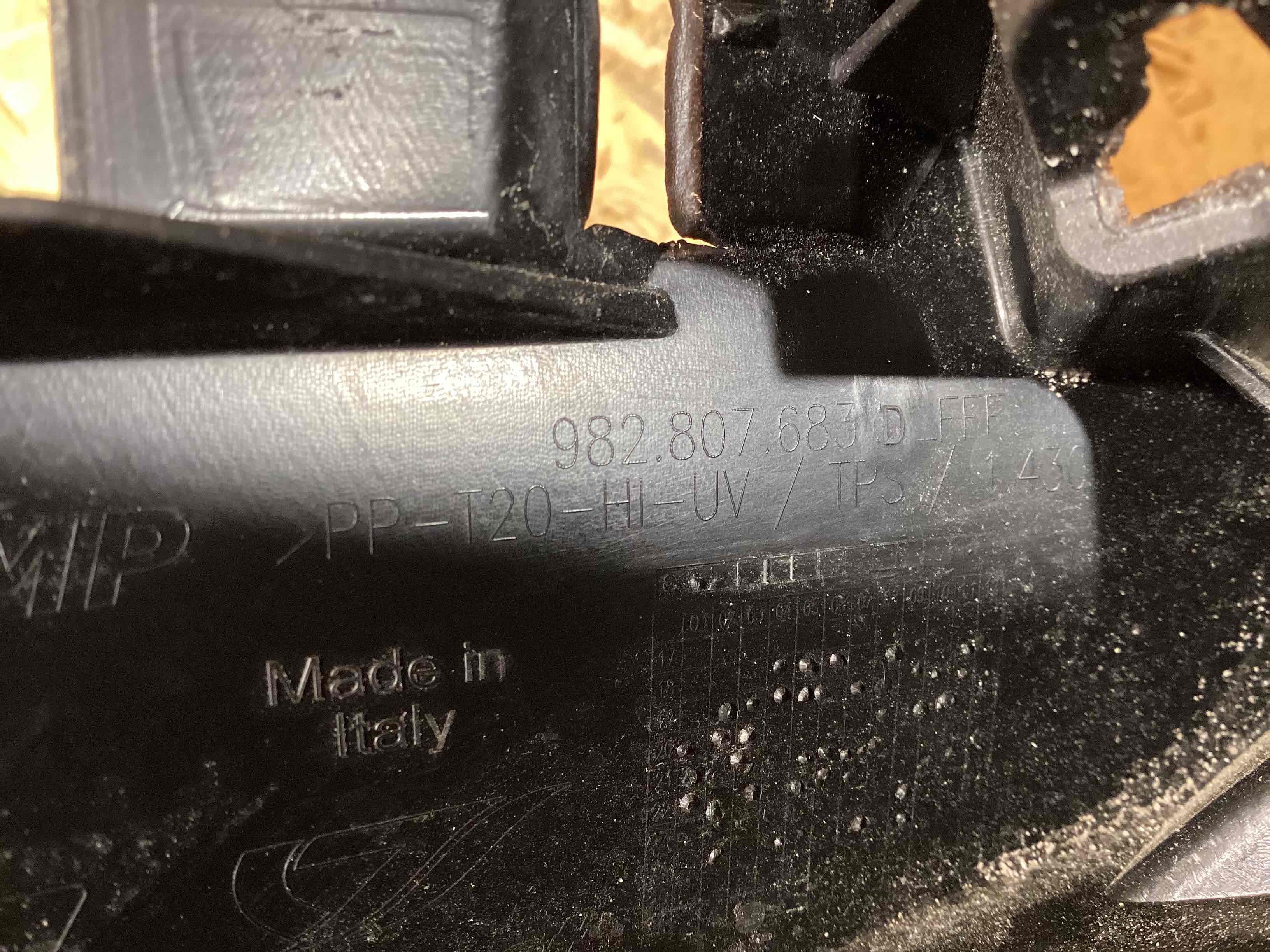 Заглушка, вставка (решетка) в бампер Porsche Cayman GT4 300326-122