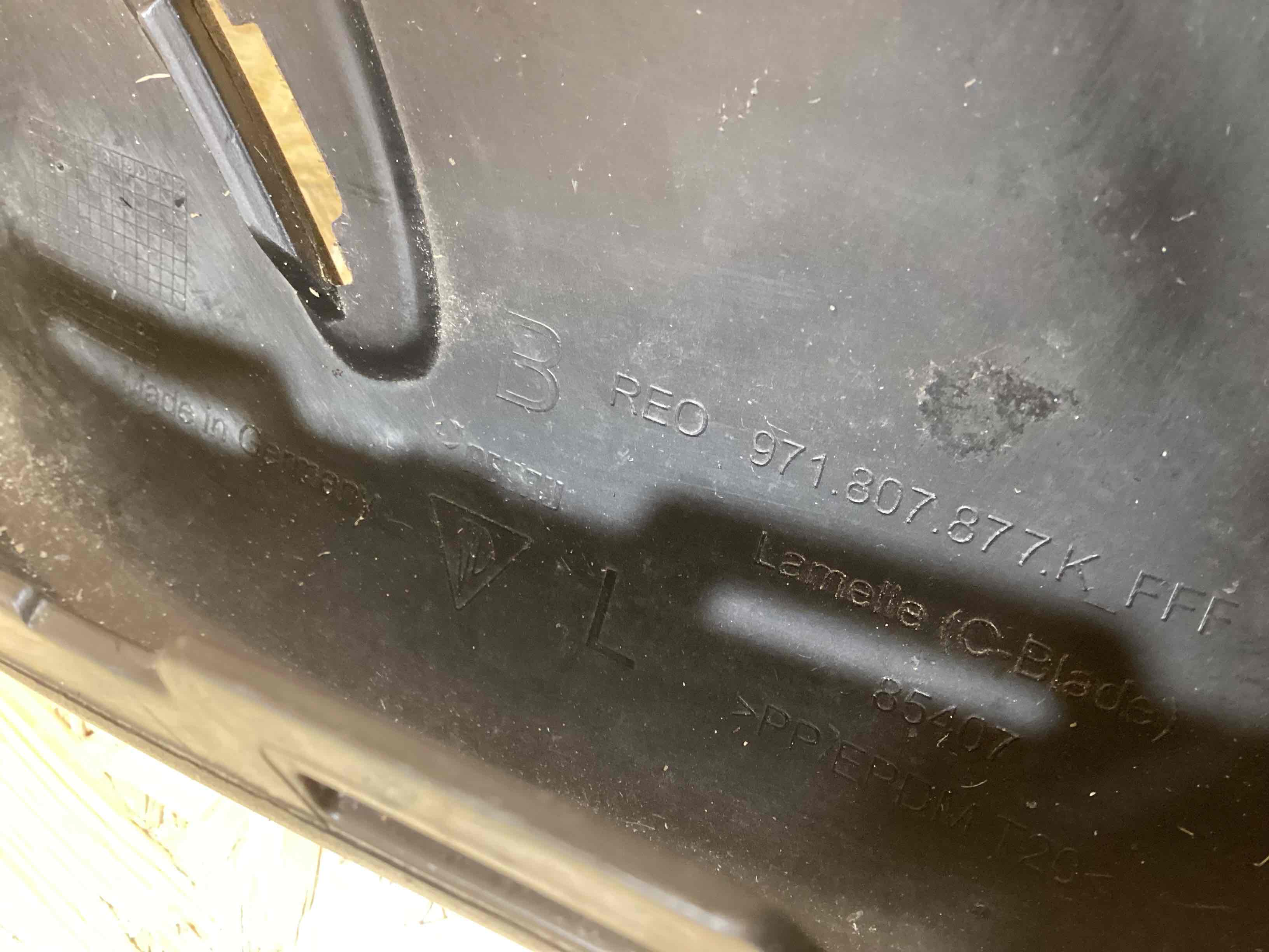Заглушка, вставка (решетка) в бампер Porsche Panamera 300426-119