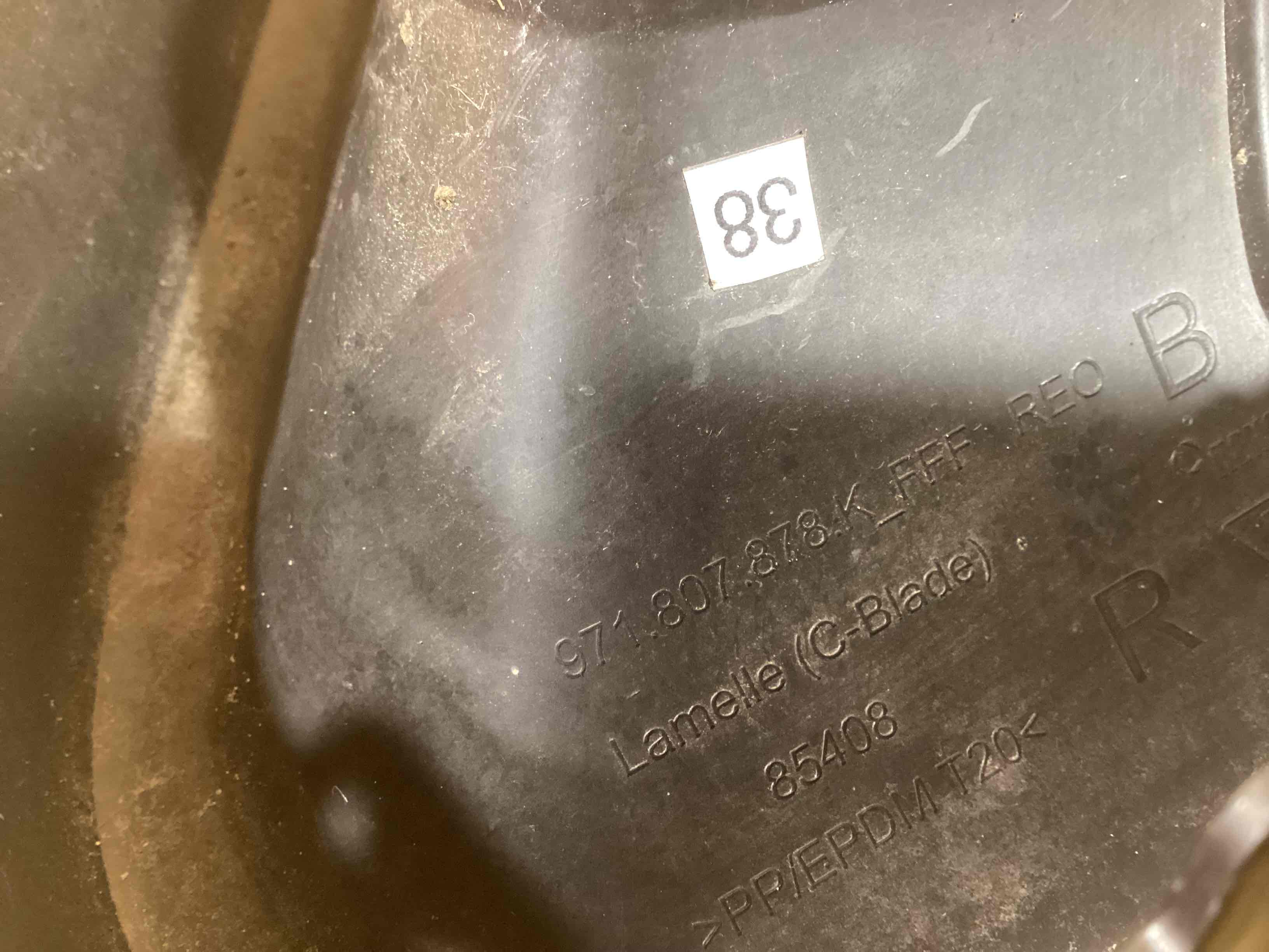 Заглушка, вставка (решетка) в бампер Porsche Panamera 300426-120