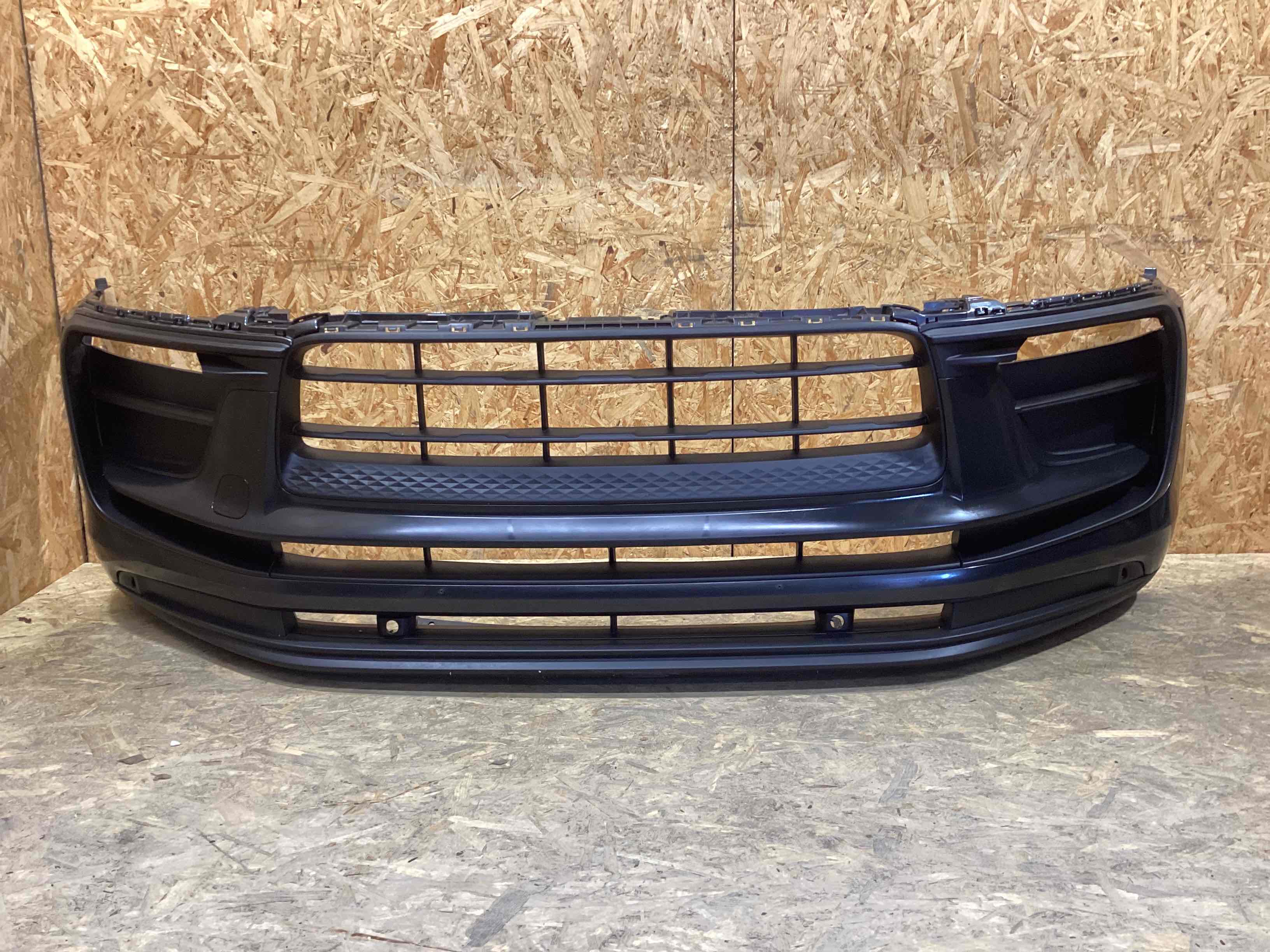 Бампер передний Porsche Macan 300426-141
