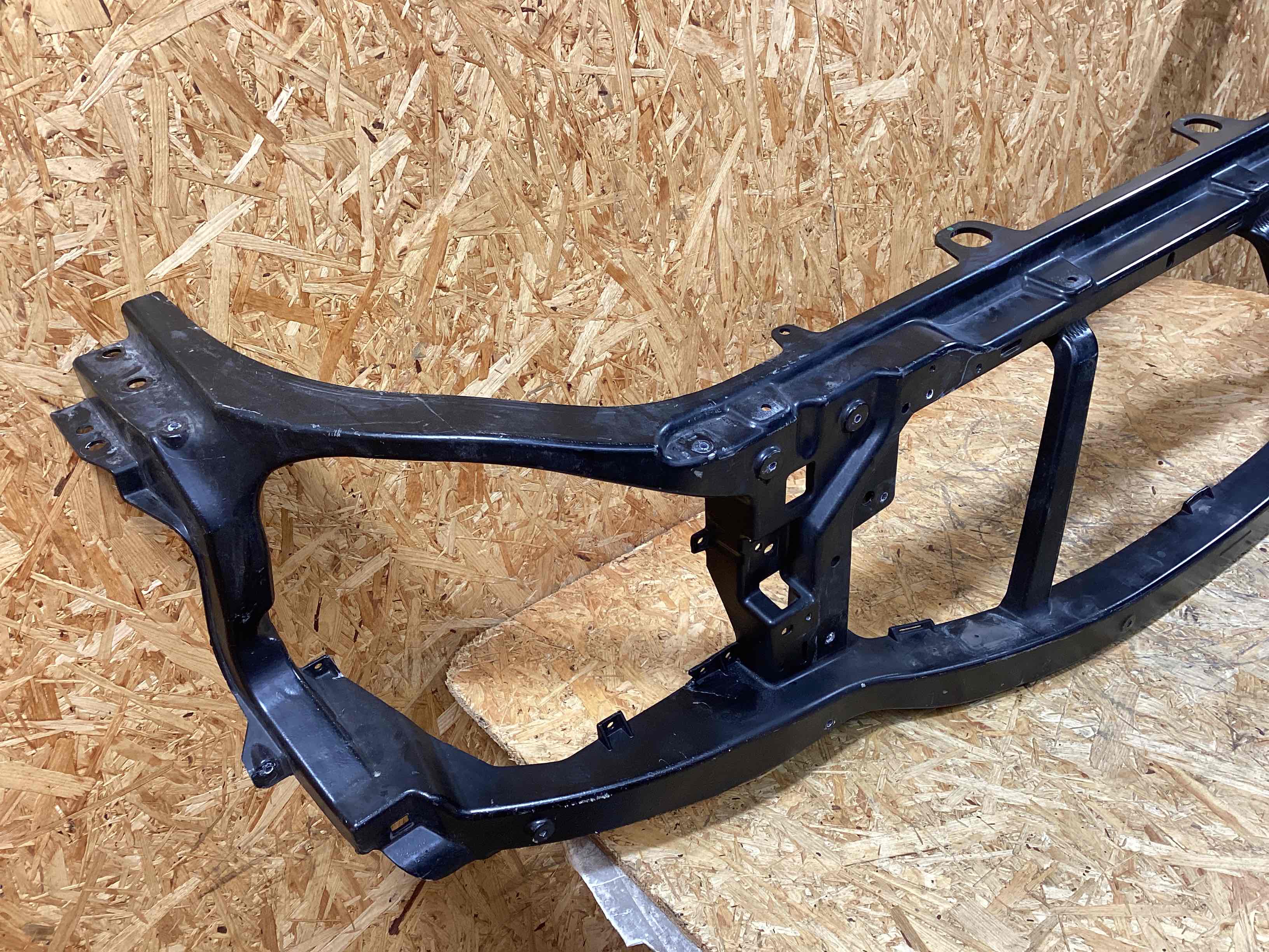 Передняя панель крепления облицовки (телевизор) Land Rover Range Rover Sport L494 300925-105