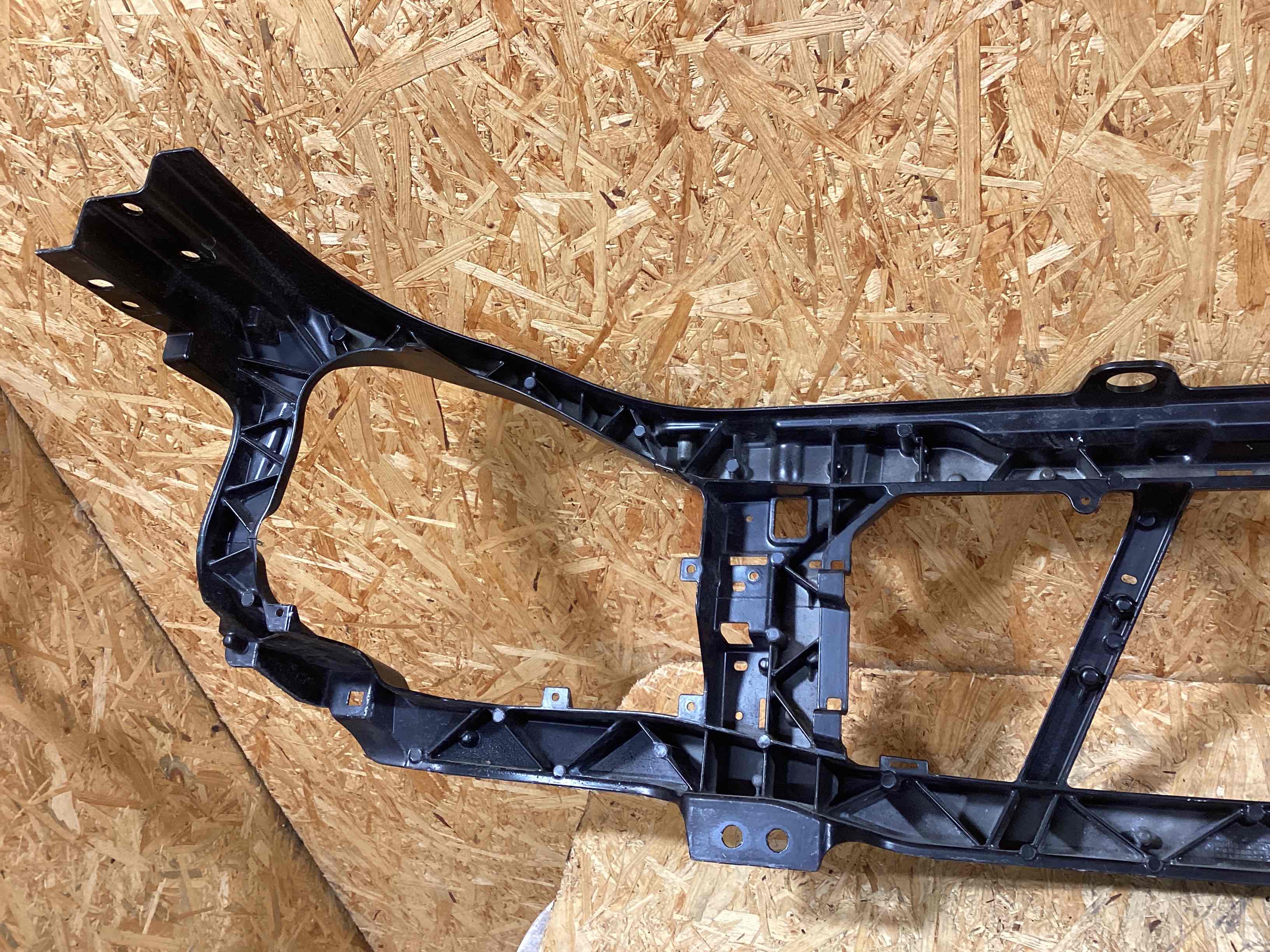 Передняя панель крепления облицовки (телевизор) Land Rover Range Rover Sport L494 300925-105