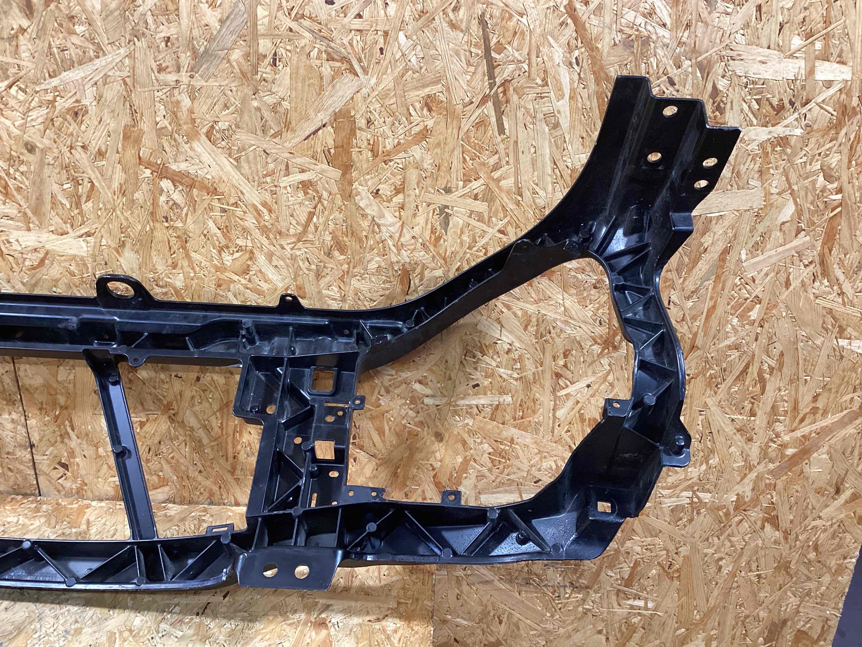 Передняя панель крепления облицовки (телевизор) Land Rover Range Rover Sport L494 300925-105