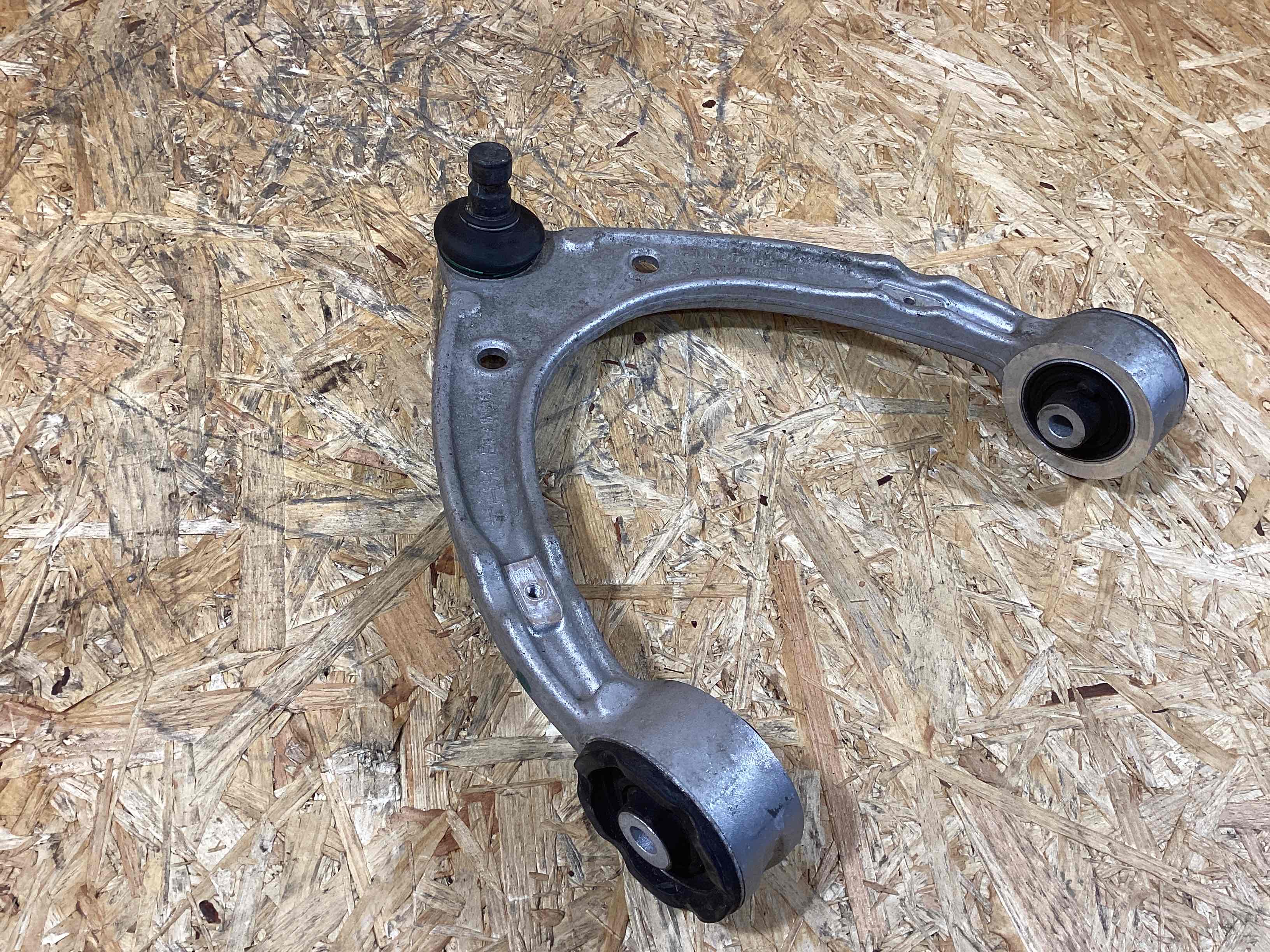 Рычаг передний Porsche Taycan 300925-110