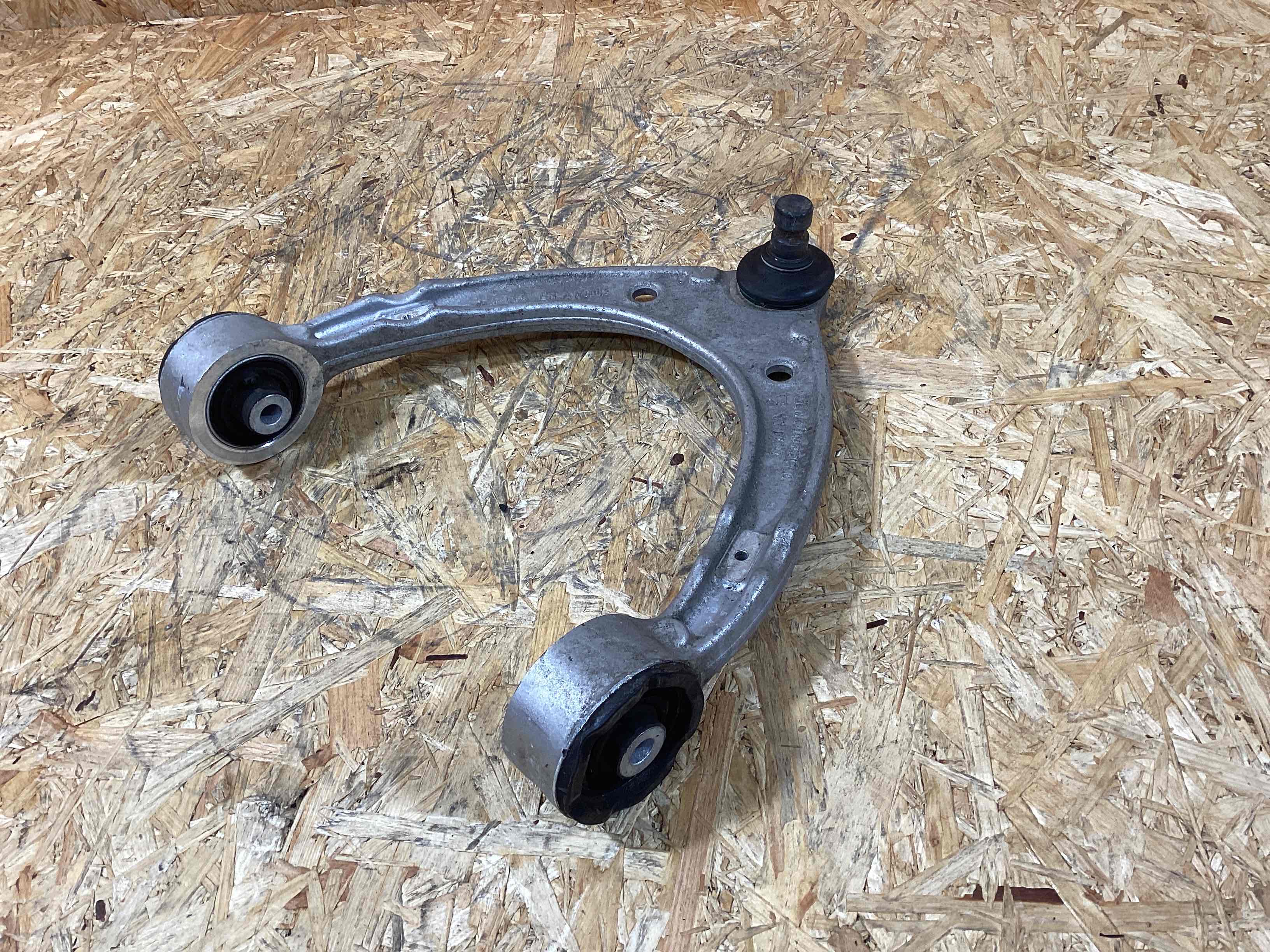 Рычаг передний Porsche Taycan 300925-110