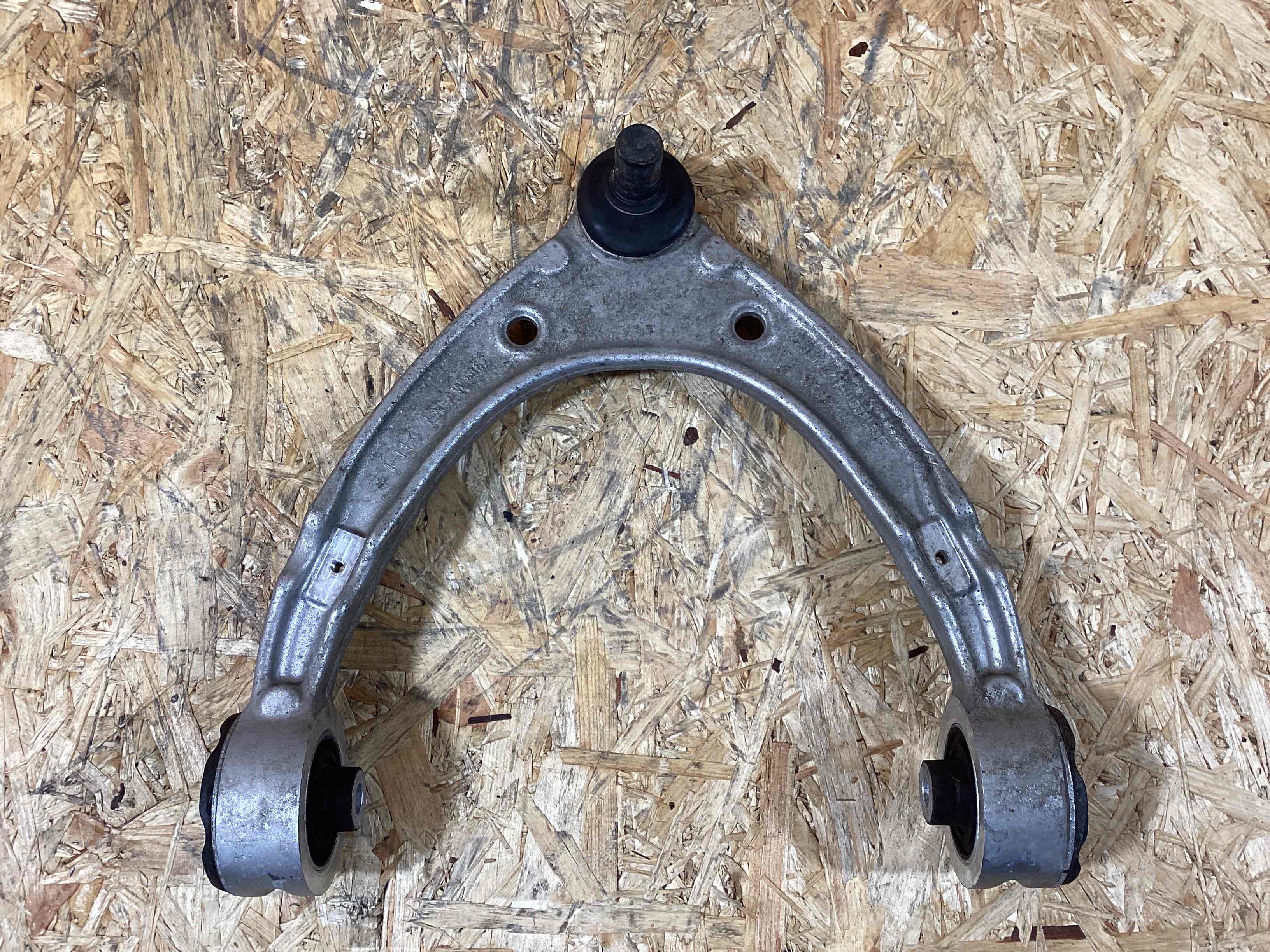 Рычаг передний Porsche Taycan 300925-110