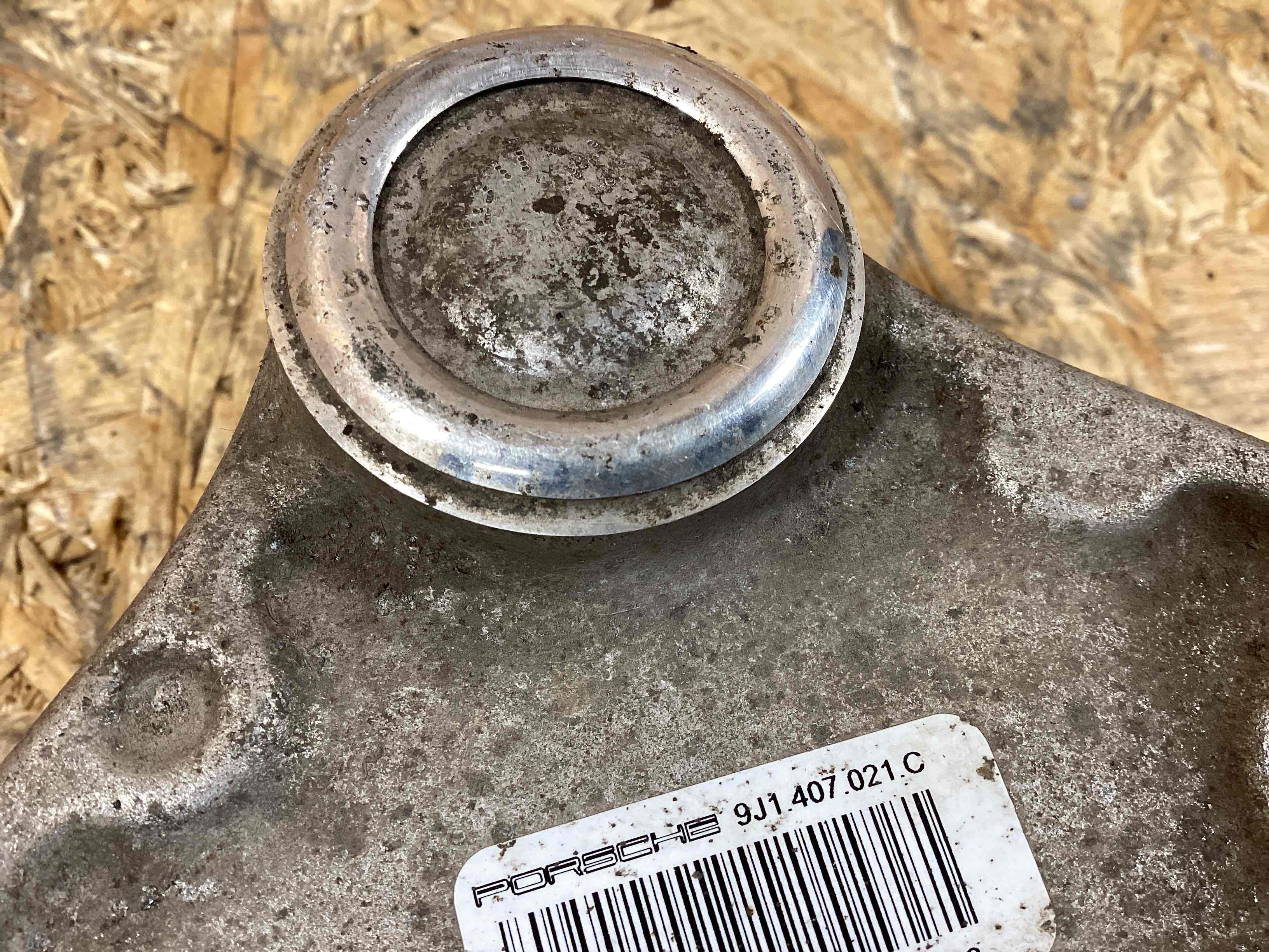 Рычаг передний Porsche Taycan 300925-110