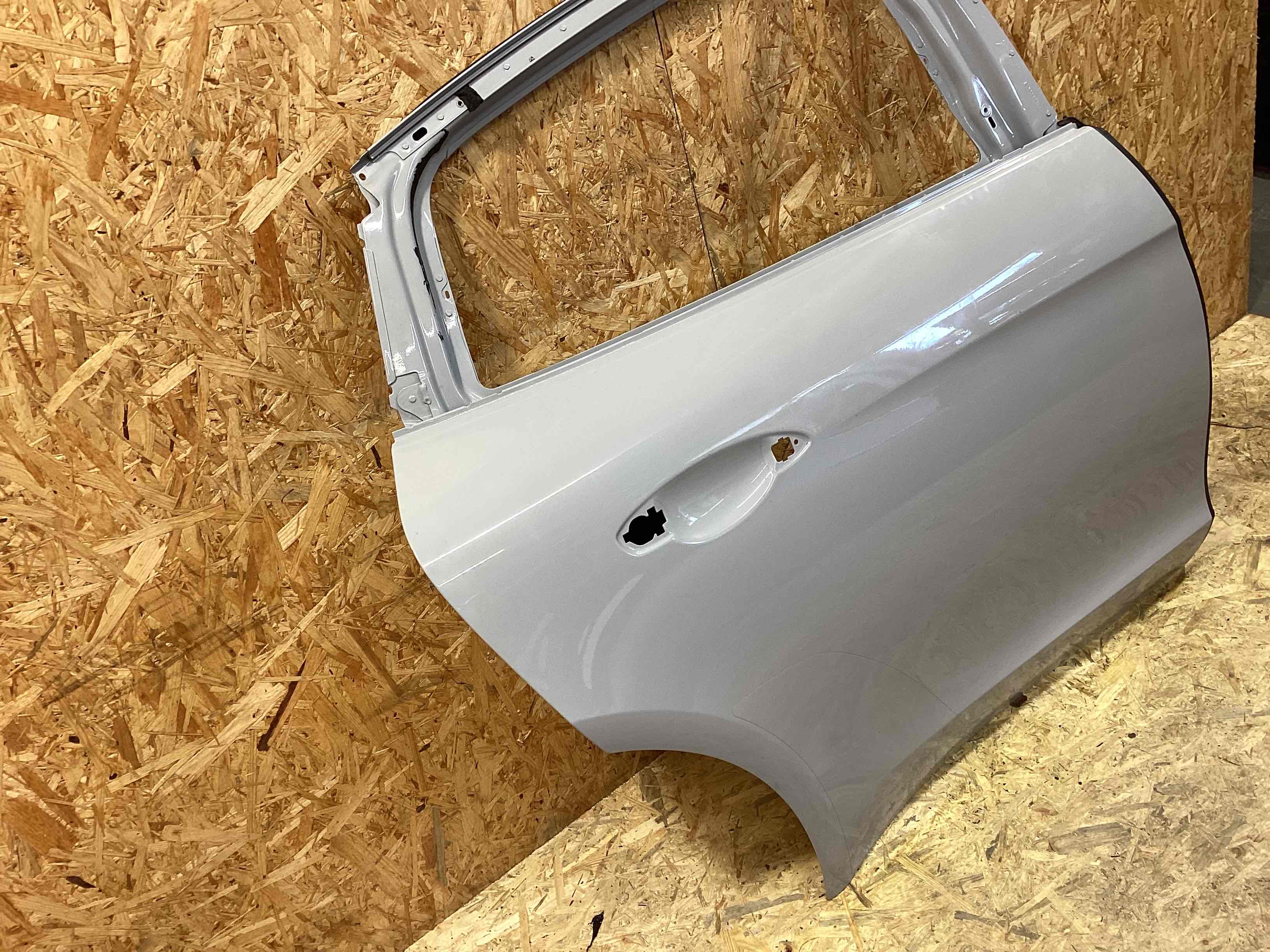 Дверь задняя правая Porsche Panamera 310326-102