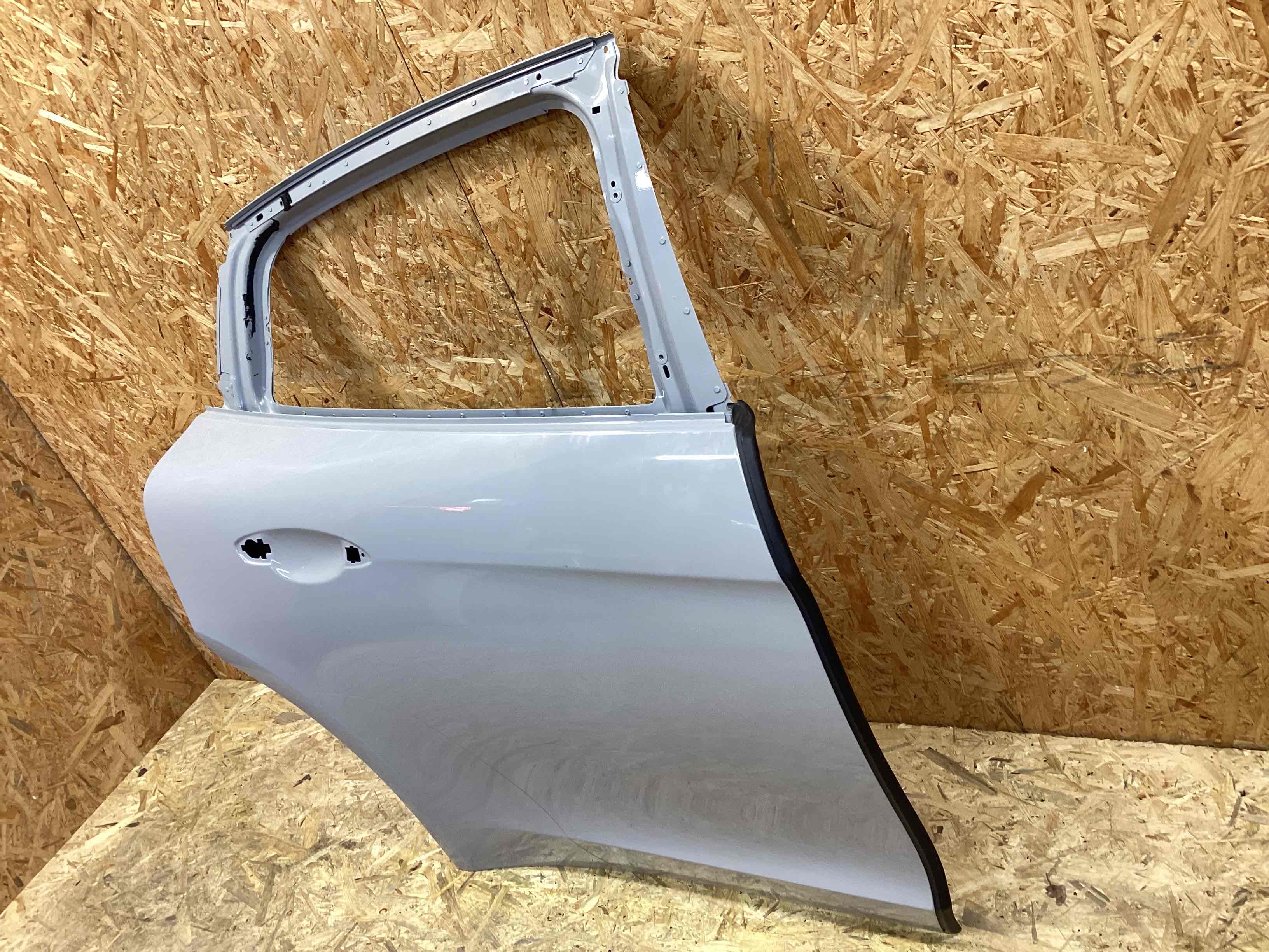 Дверь задняя правая Porsche Panamera 310326-102