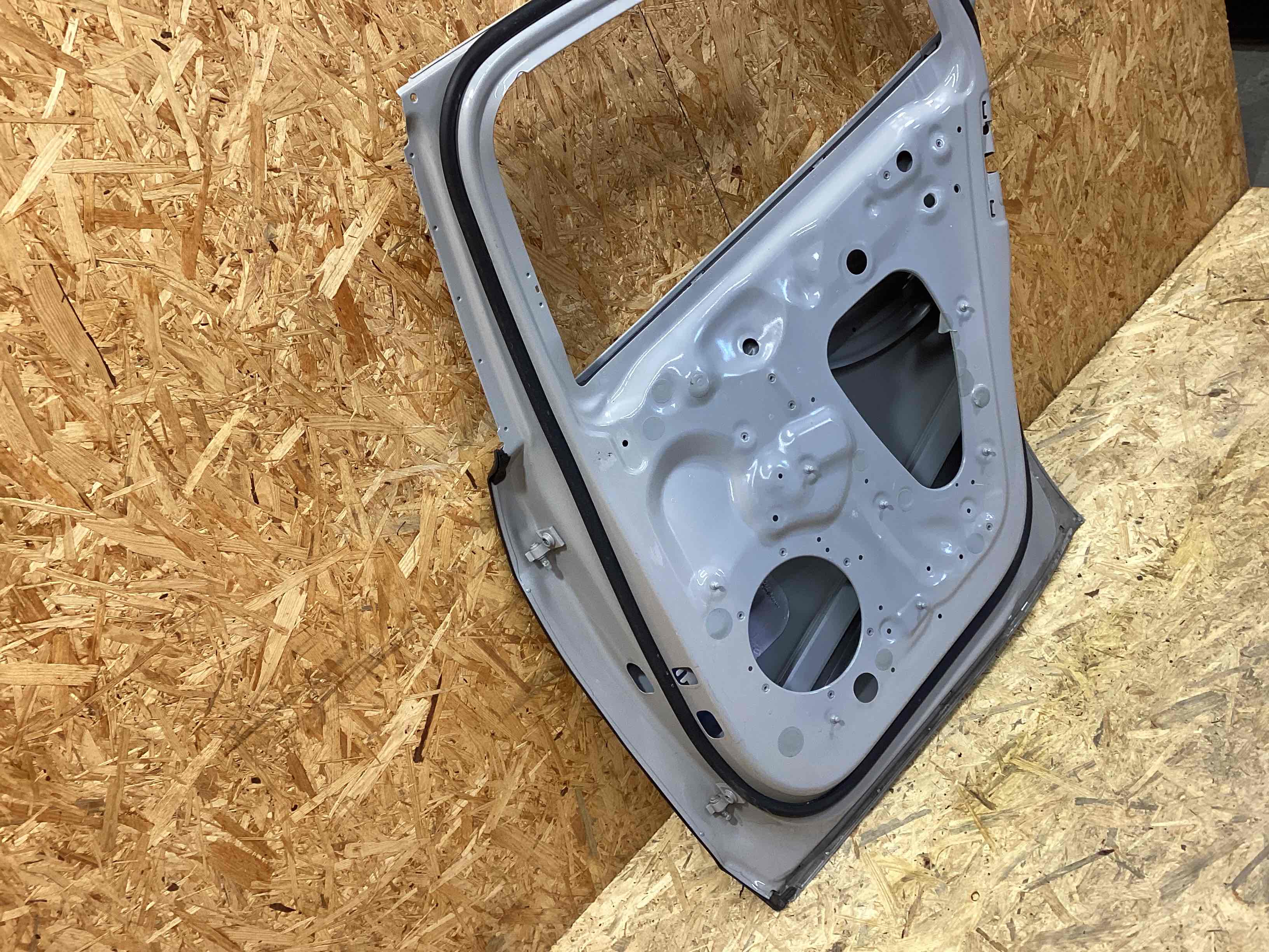 Дверь задняя правая Porsche Panamera 310326-102