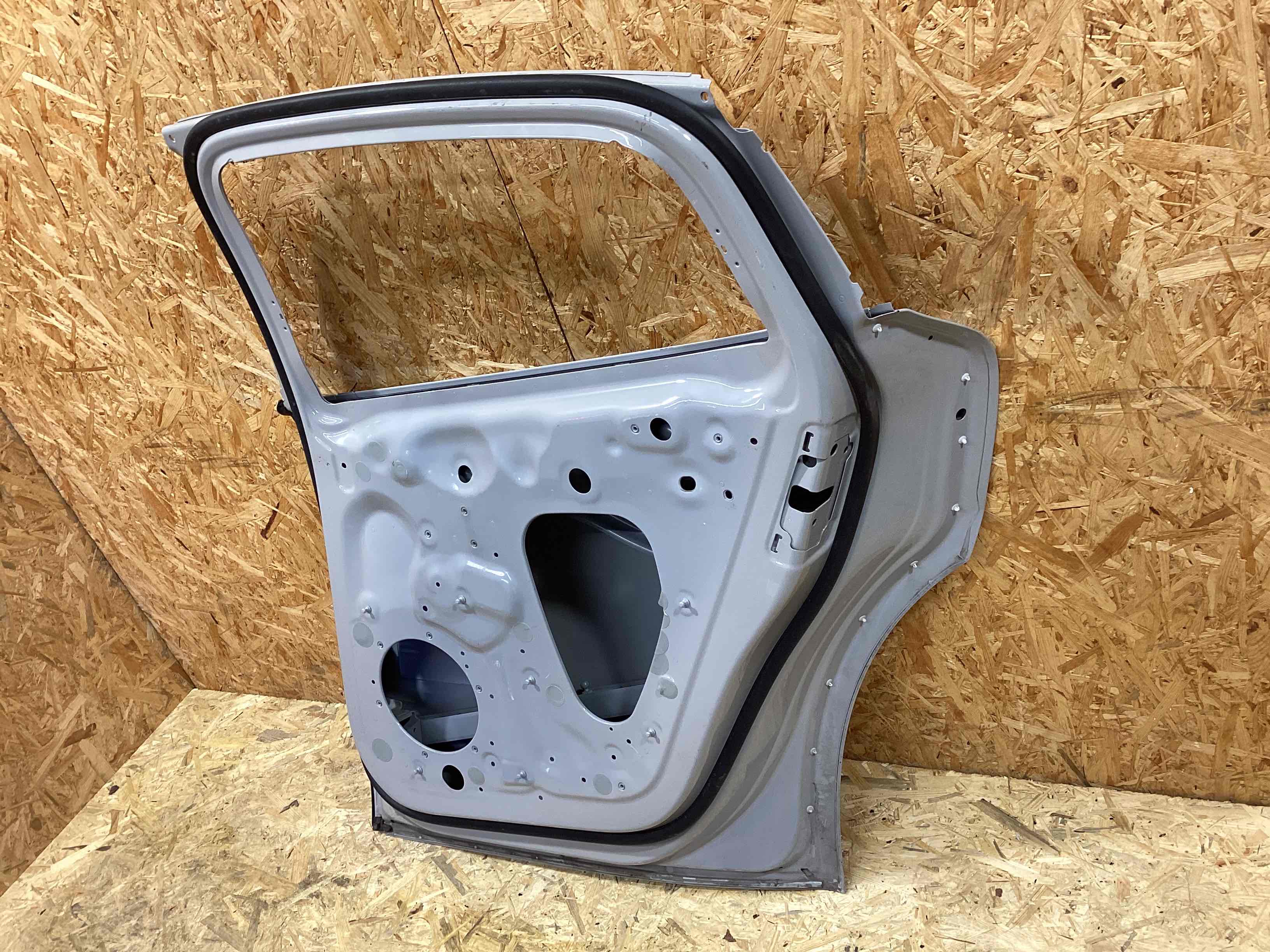 Дверь задняя правая Porsche Panamera 310326-102