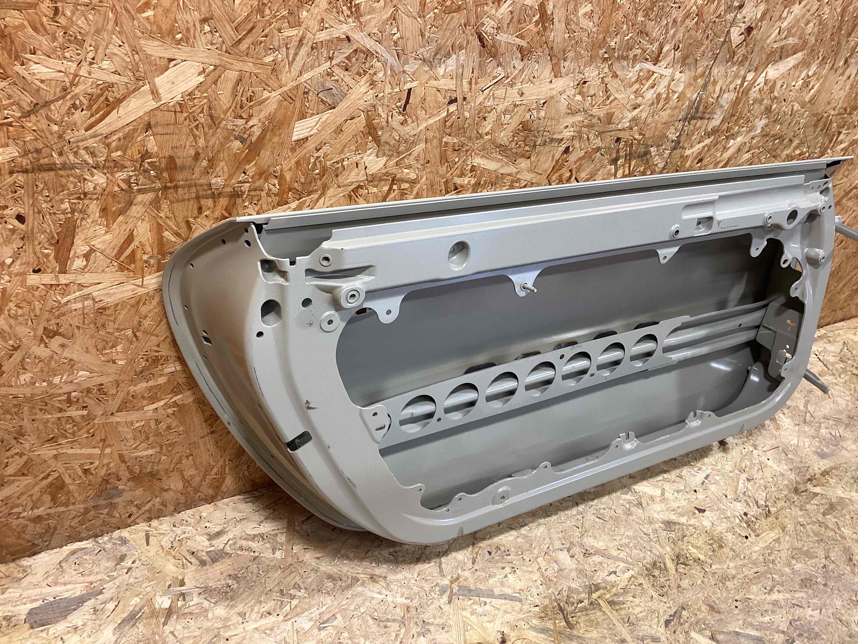 Дверь передняя левая Porsche 911 310326-103