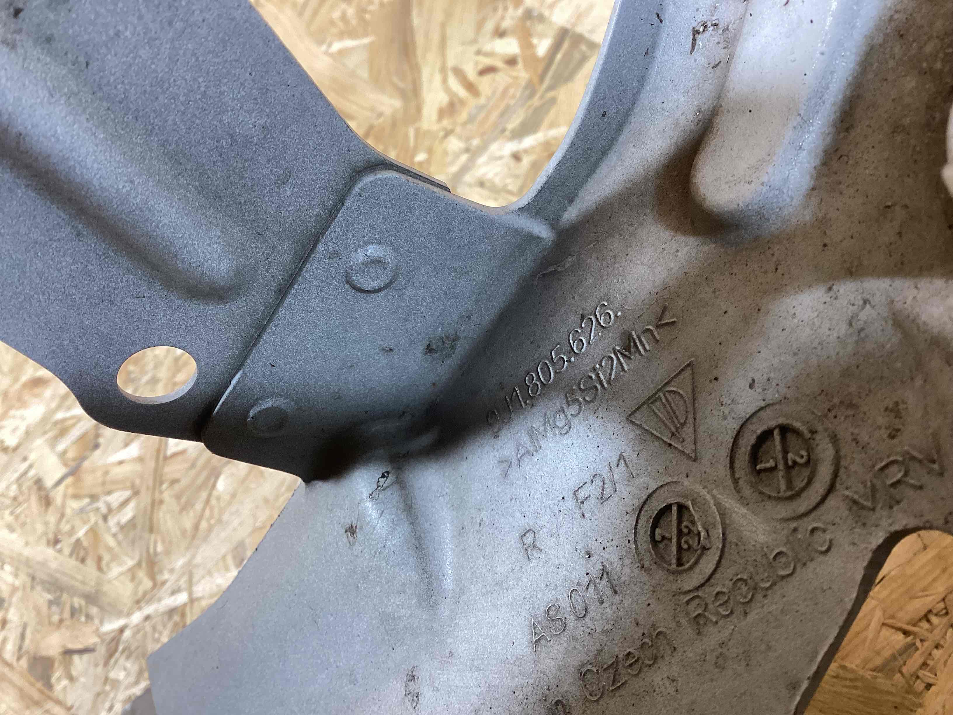 Крыло переднее правое Porsche Taycan 310326-106