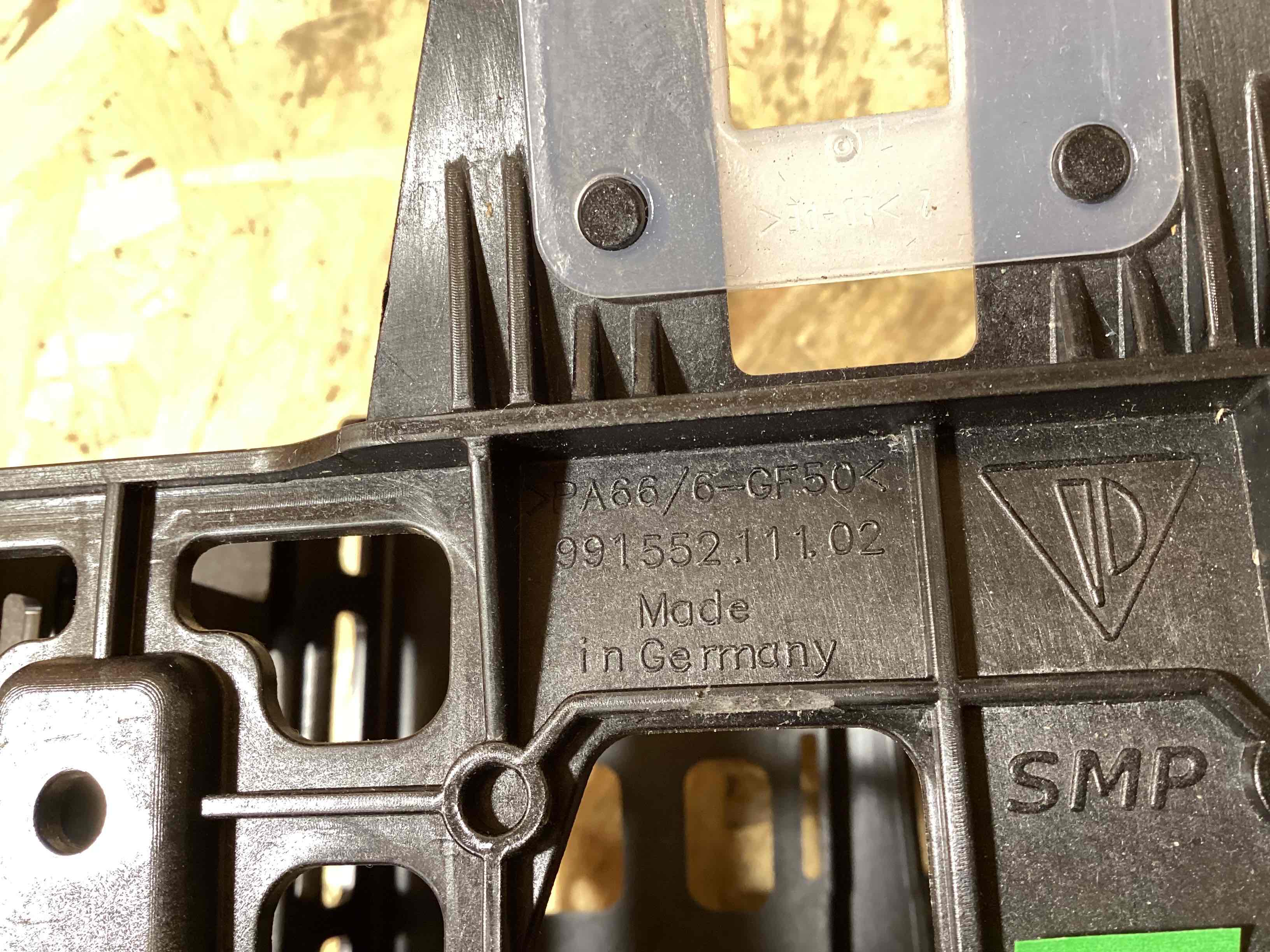Панель передня салону (торпедо) Porsche 911 310826-101