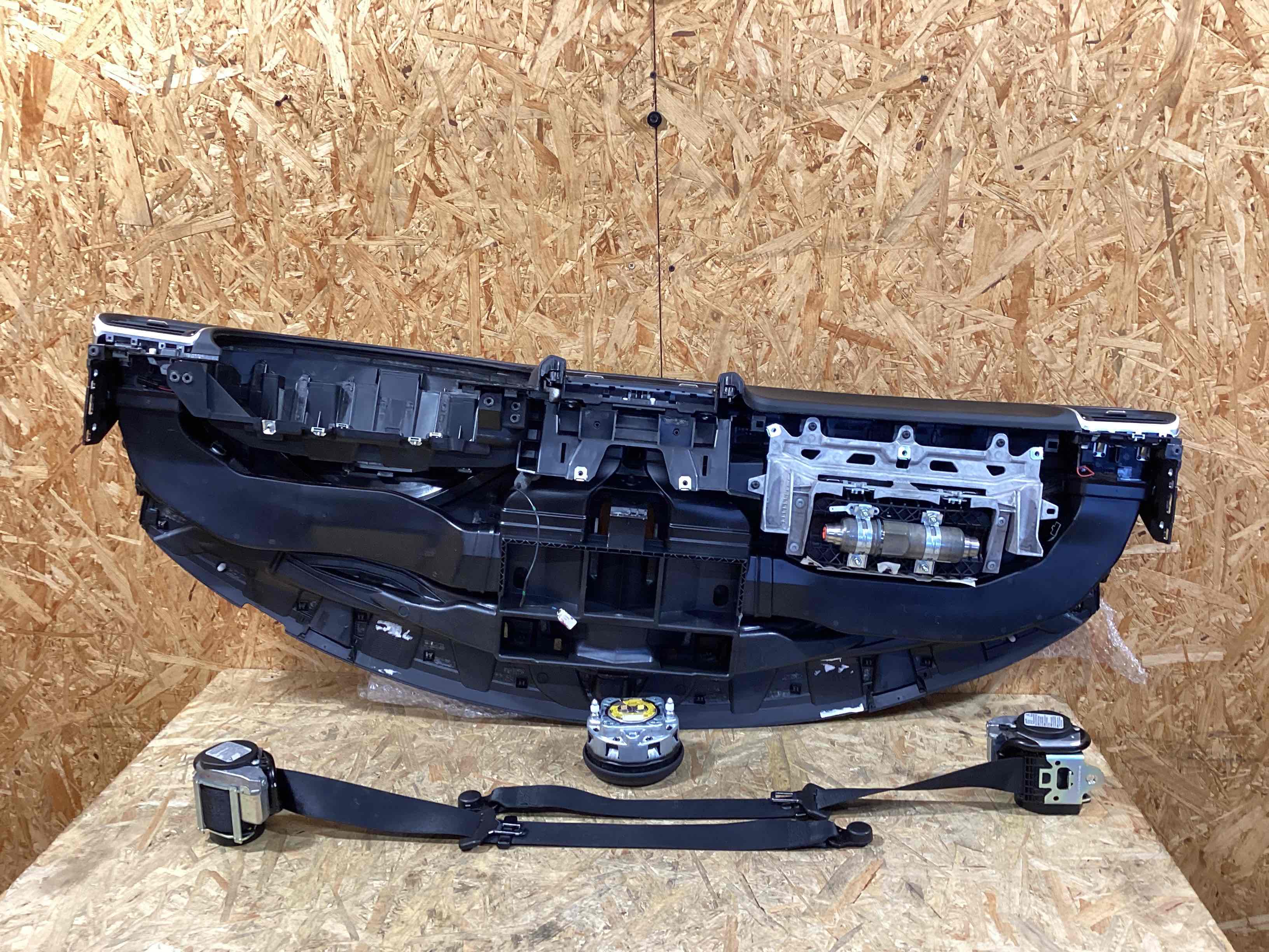 Панель передня салону (торпедо) Porsche 911 310826-101