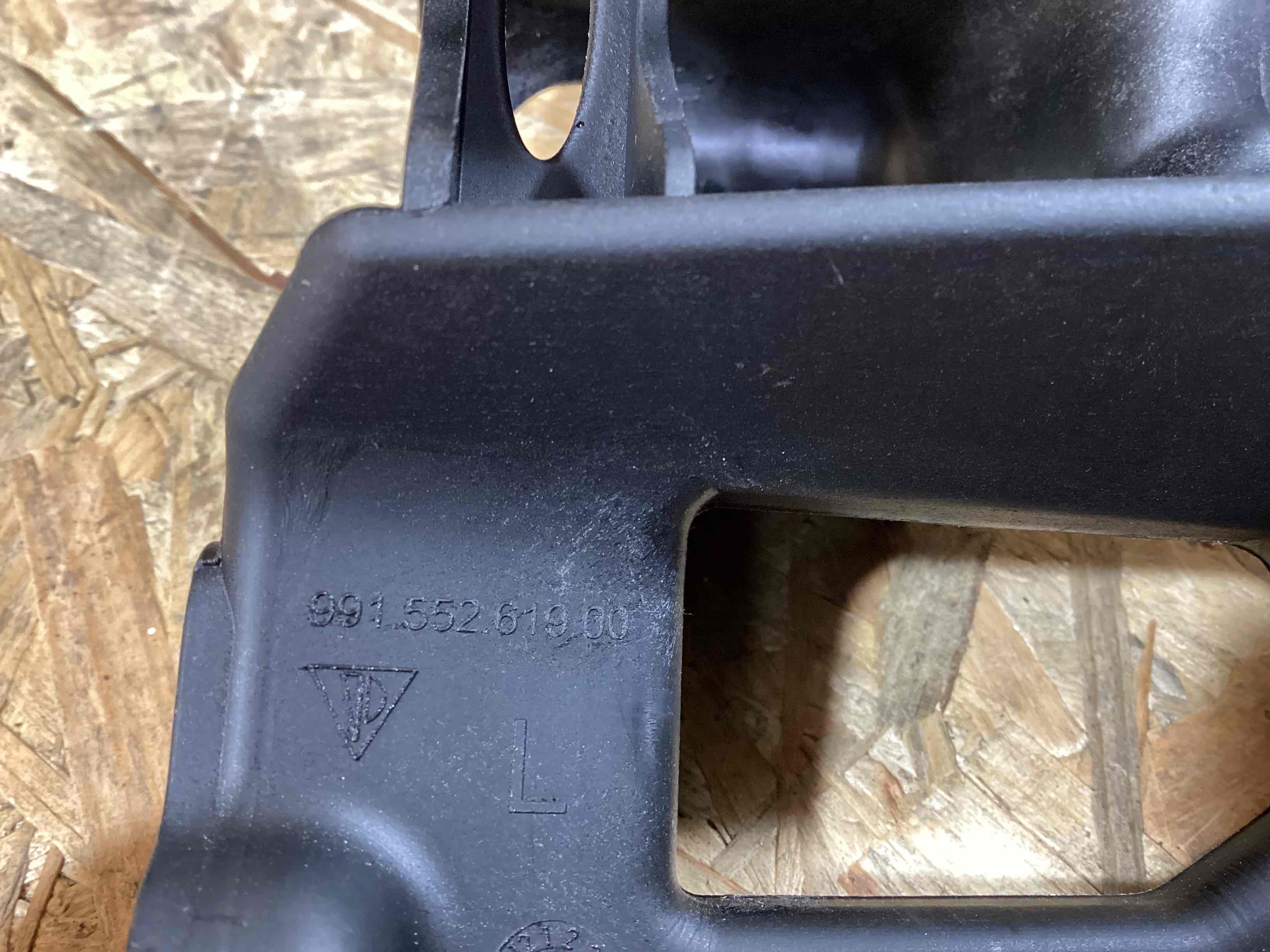 Панель передня салону (торпедо) Porsche 911 310826-101