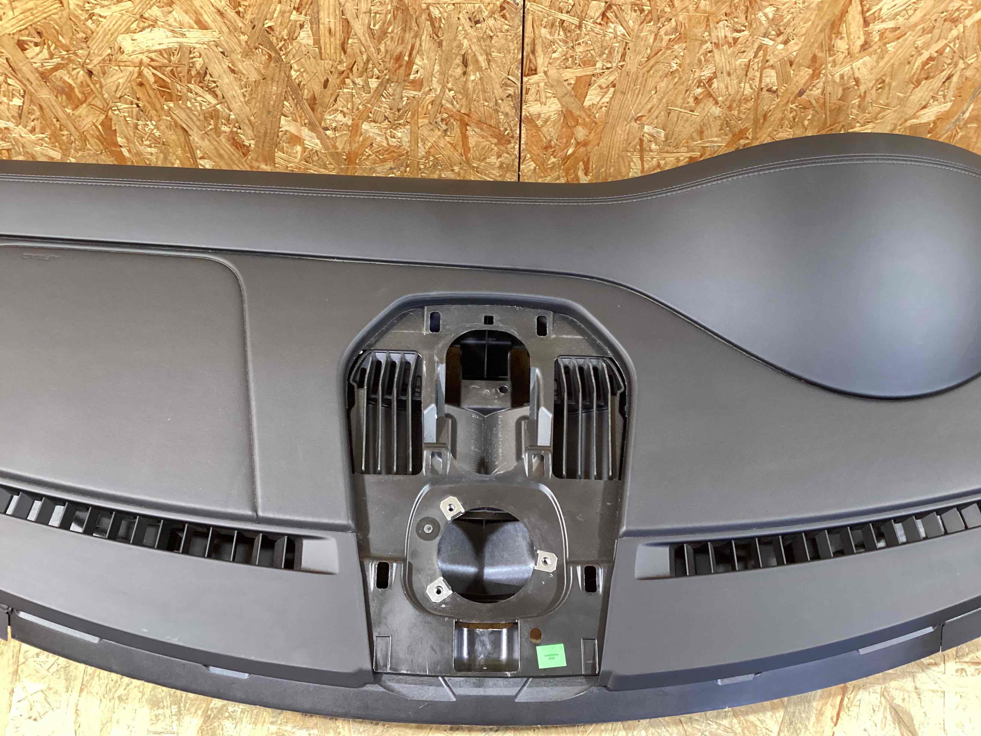 Панель передня салону (торпедо) Porsche 911 310826-101