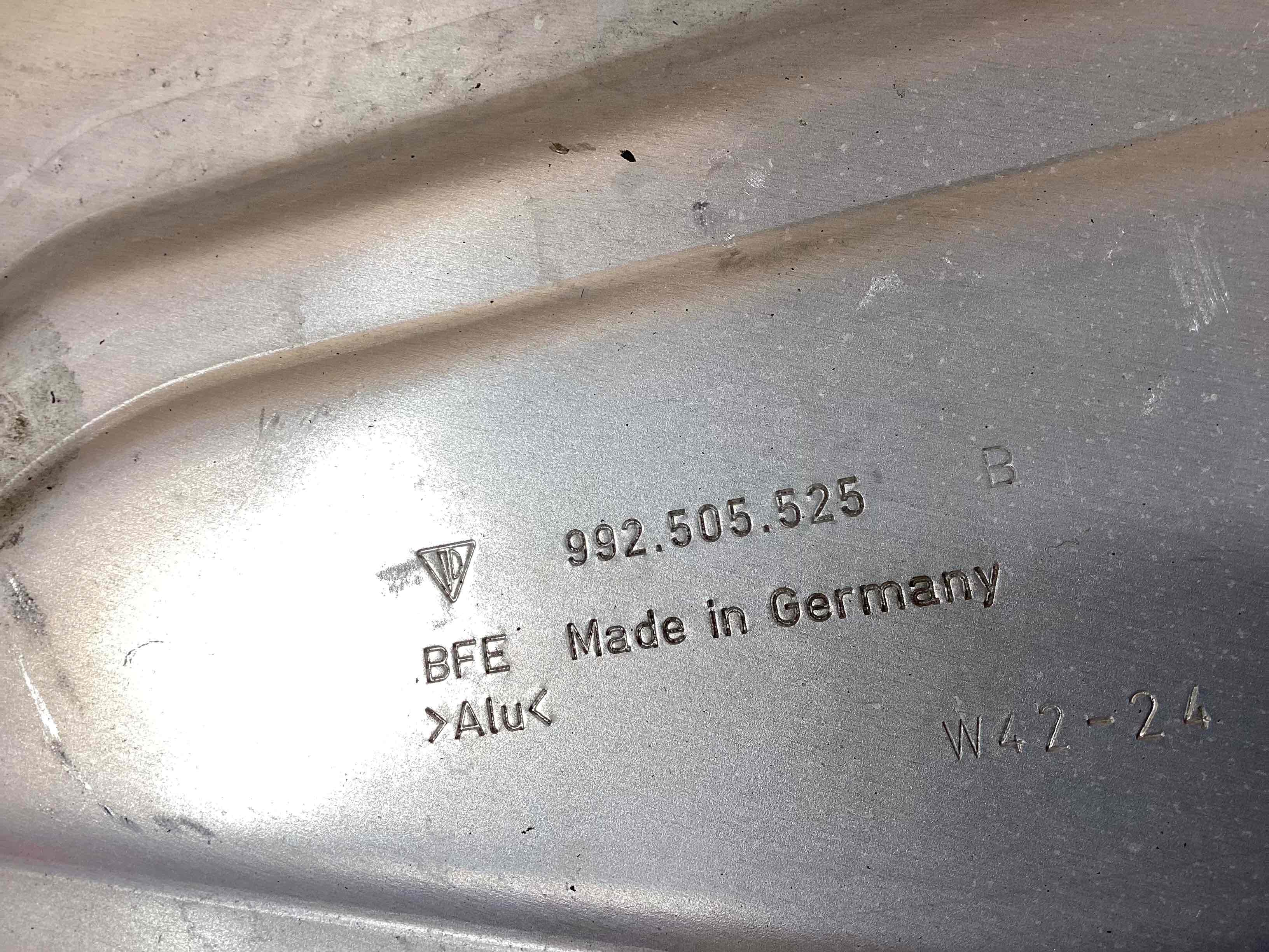 Защита днища кузова Porsche 911 310826-111