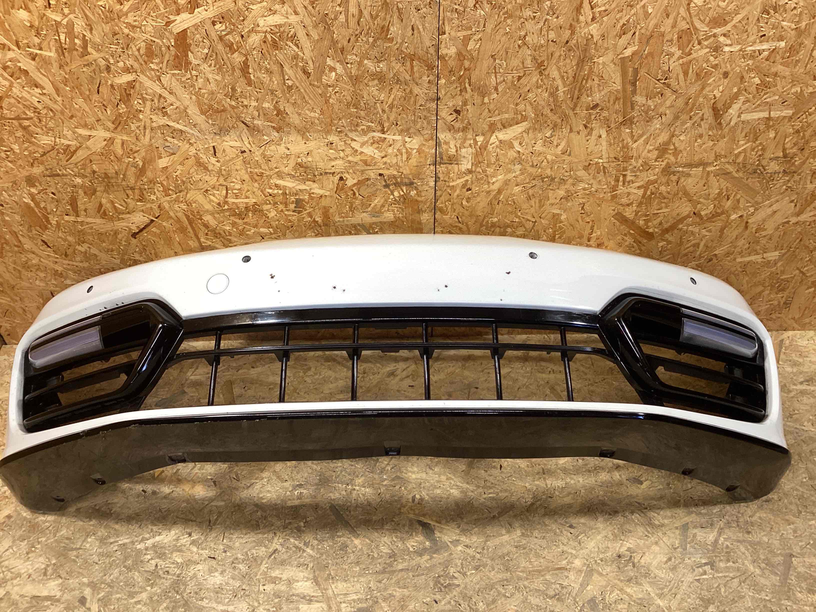 Бампер передний Porsche Panamera 311025-101