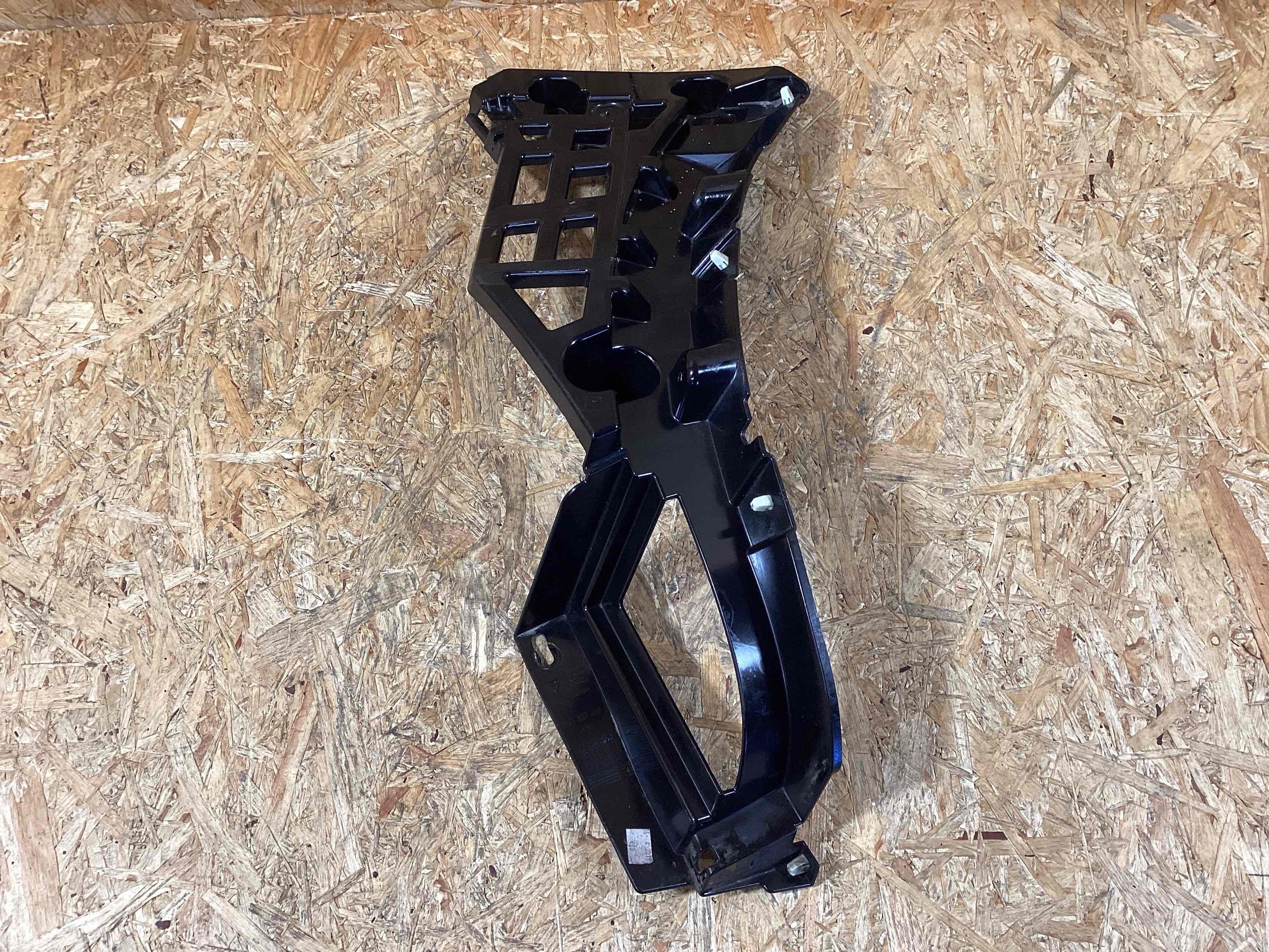 Крепление бампера Porsche Macan 311025-104