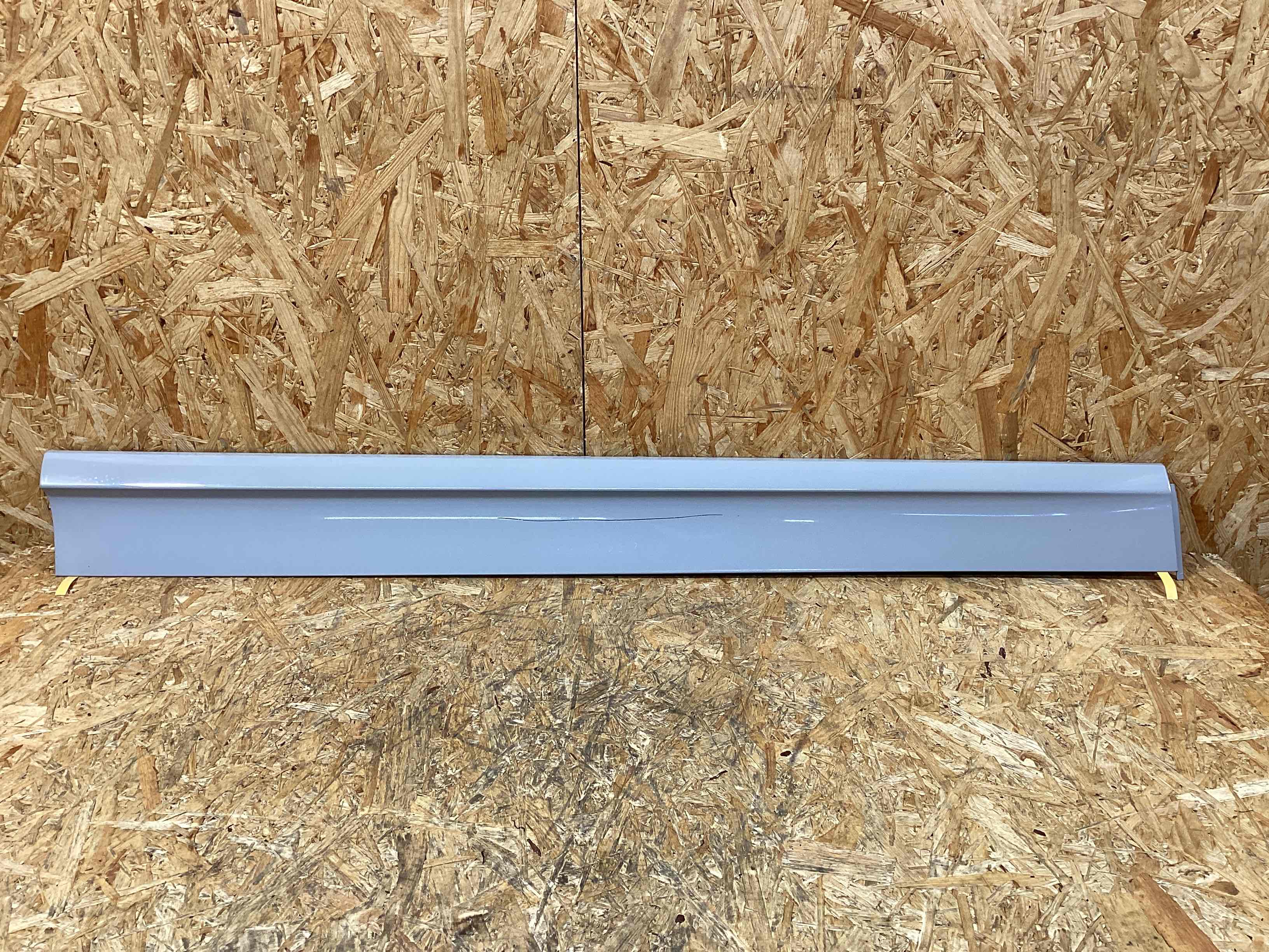 Молдинг двери передней левой Porsche Cayenne 311025-106