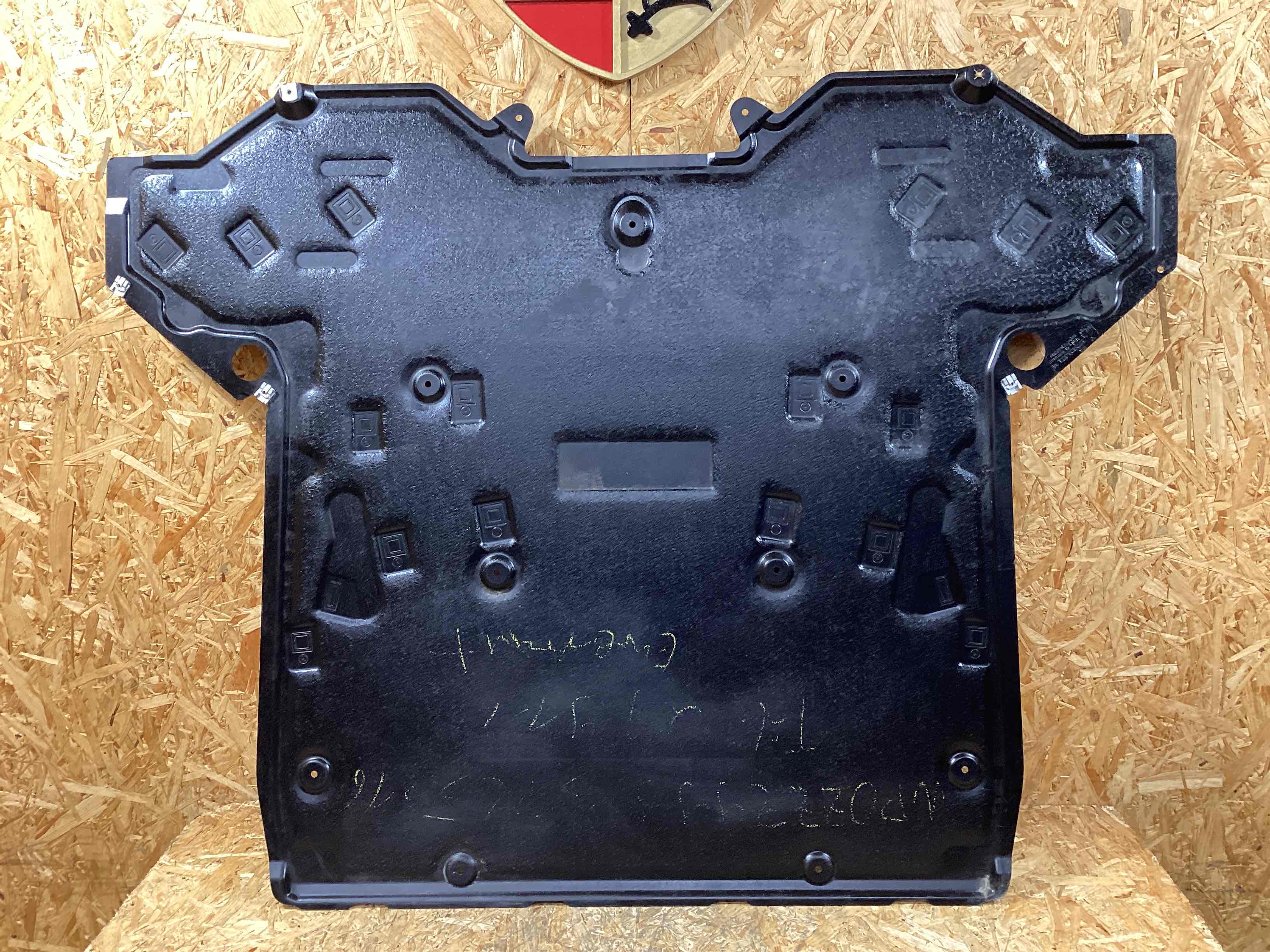 Защита днища кузова Porsche 911 311025-124