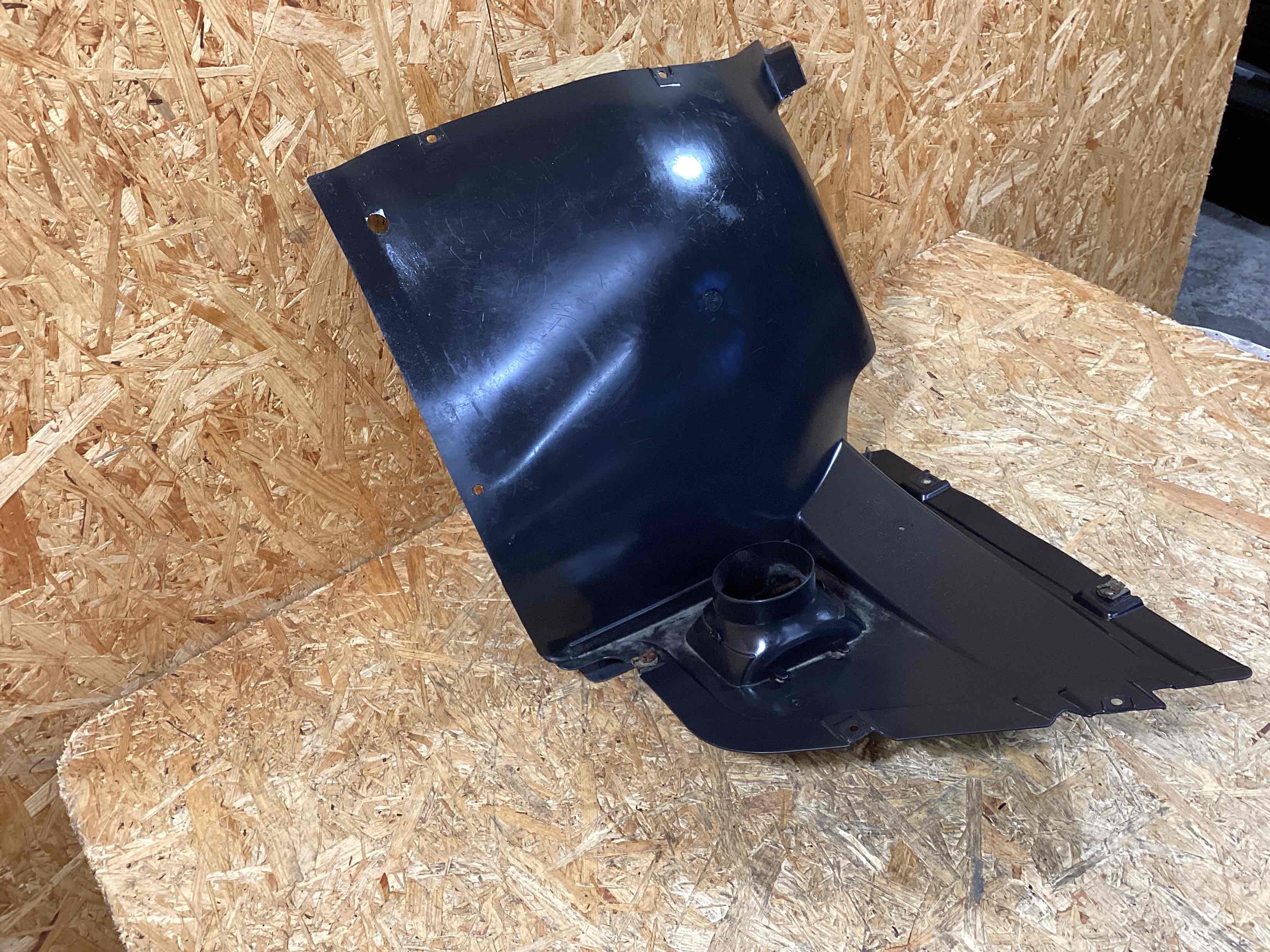 Защита арок передняя правая (подкрылок) Porsche Panamera 311025-128