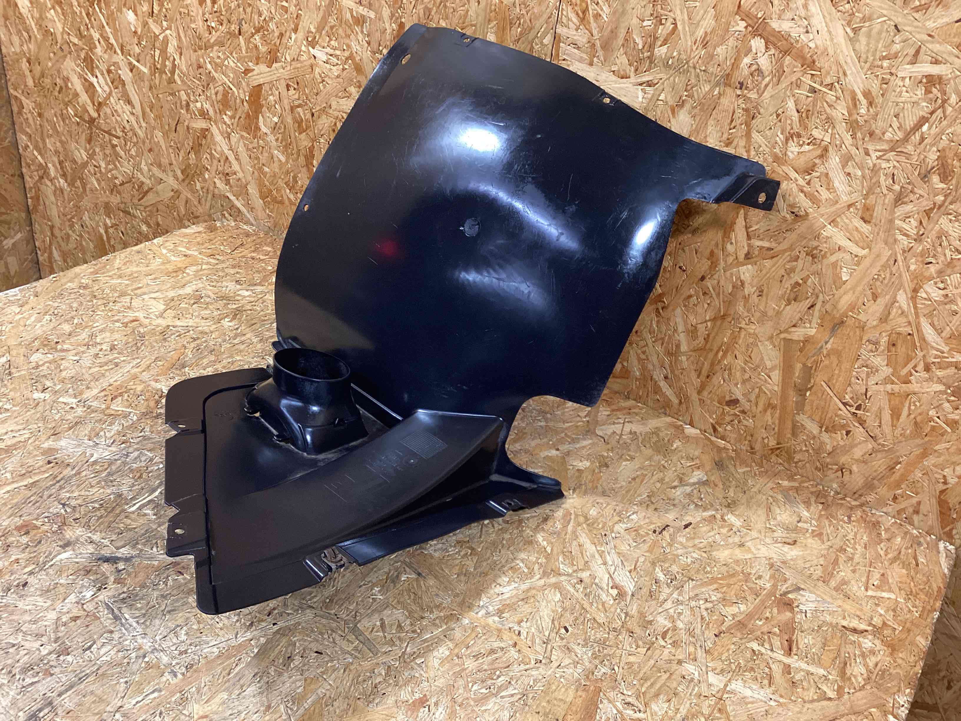 Защита арок передняя правая (подкрылок) Porsche Panamera 311025-128