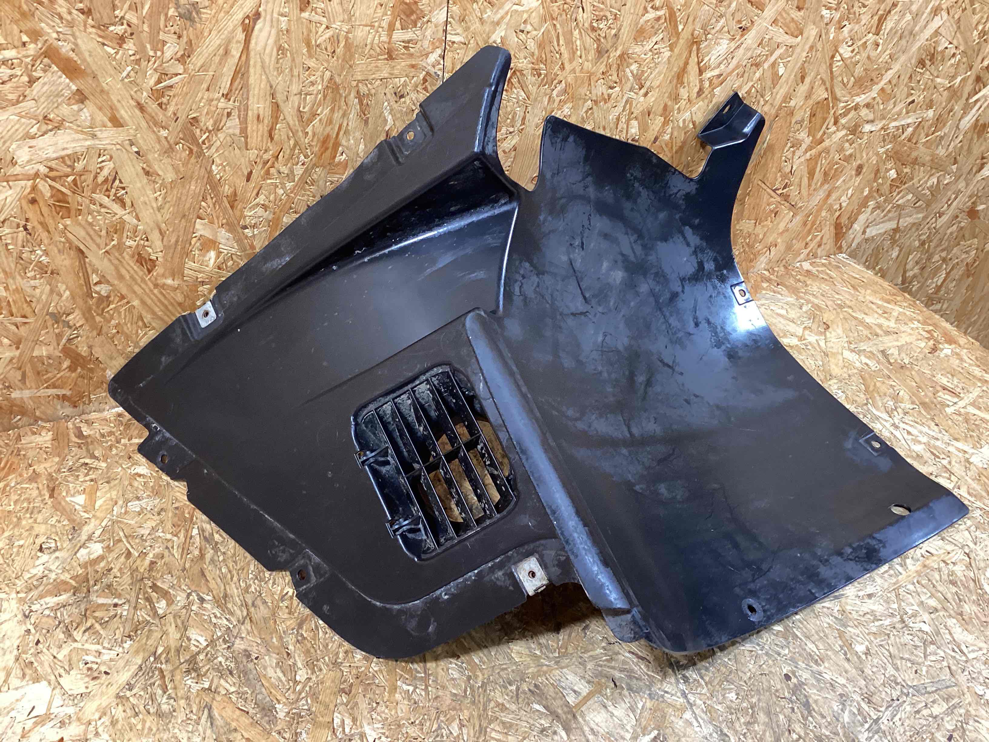 Защита арок передняя правая (подкрылок) Porsche Panamera 311025-128