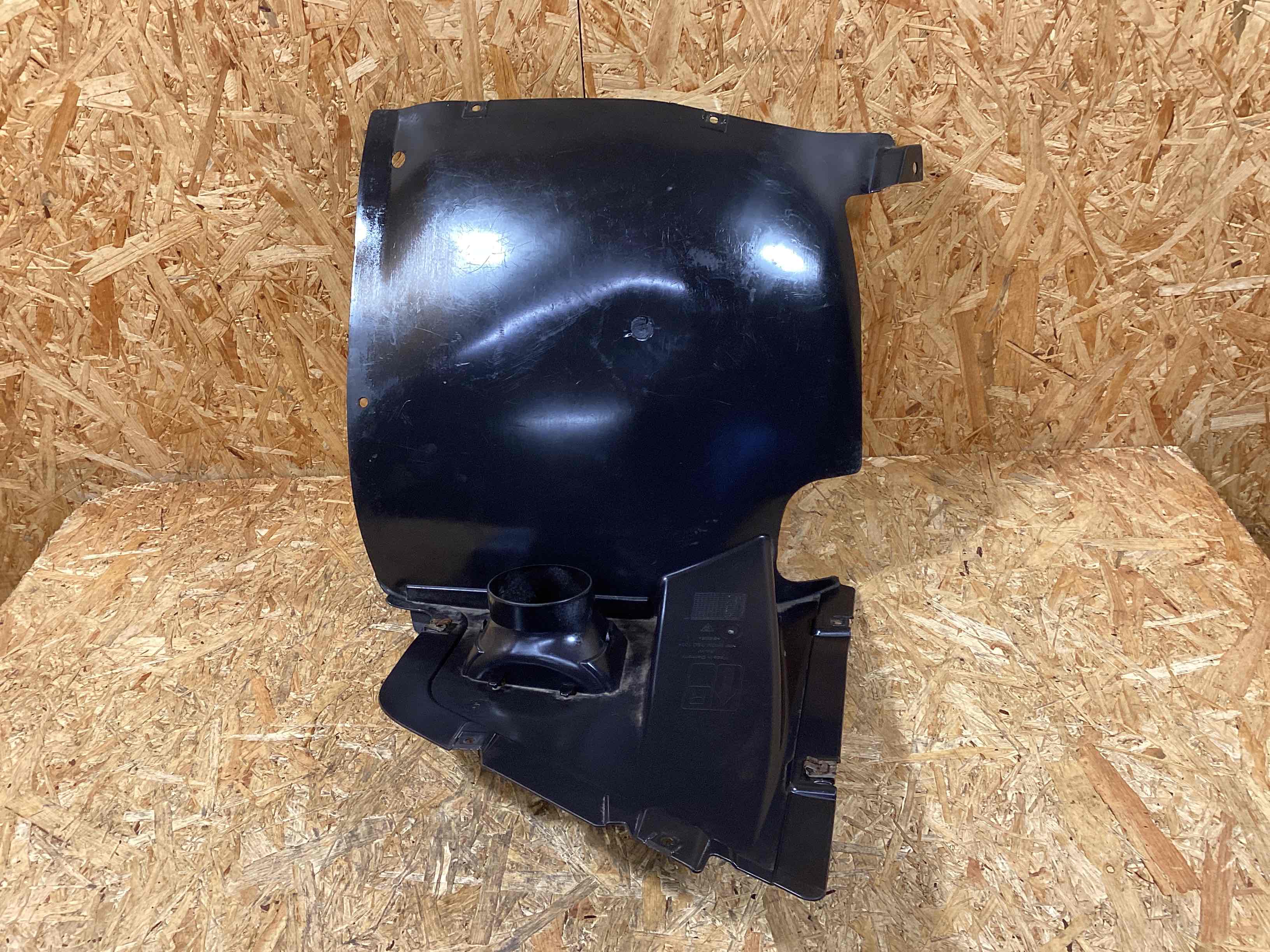 Защита арок передняя правая (подкрылок) Porsche Panamera 311025-128